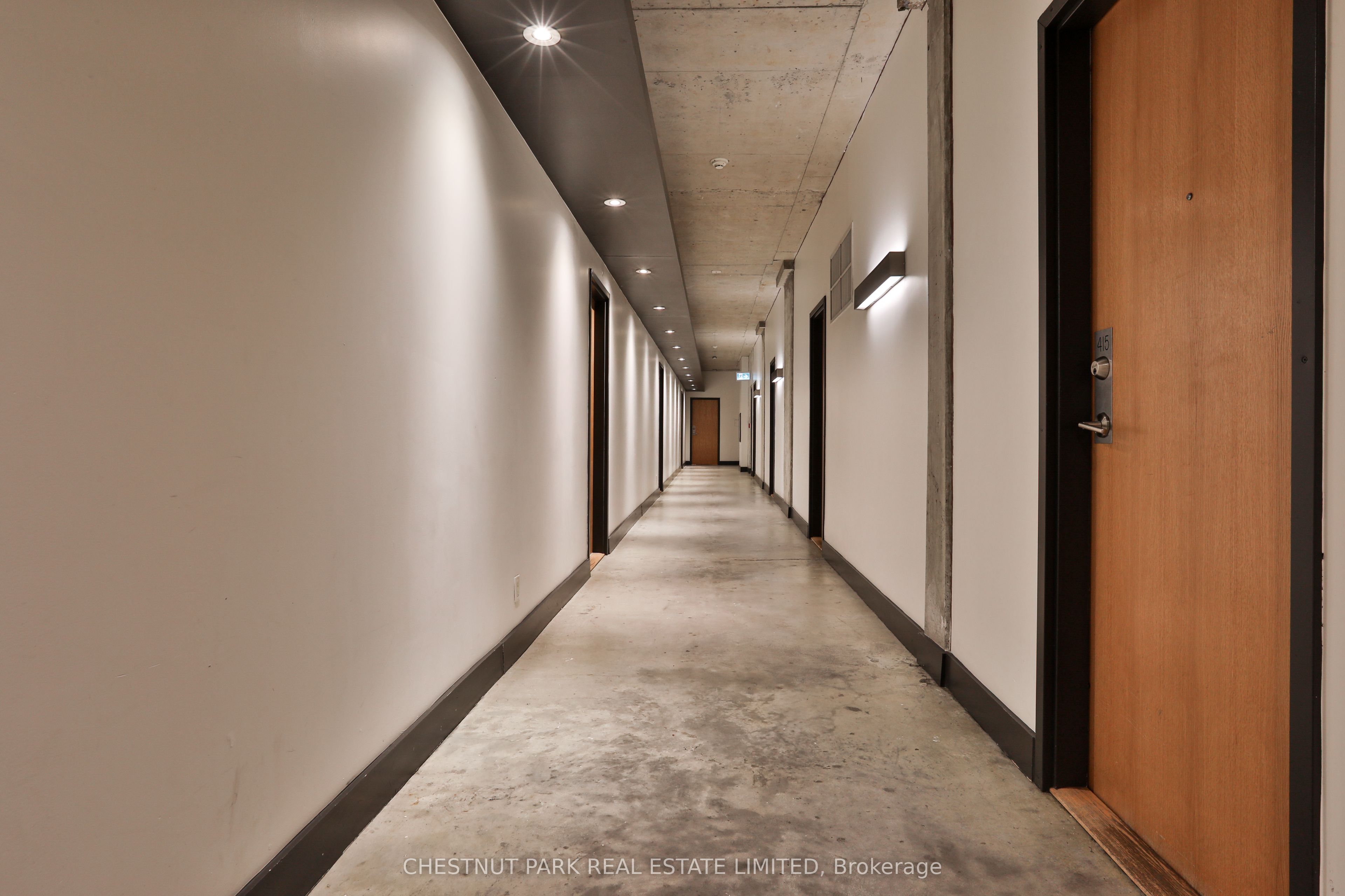 369 Sorauren Avenue 414, Toronto, ON M6R 3C2 photo 4