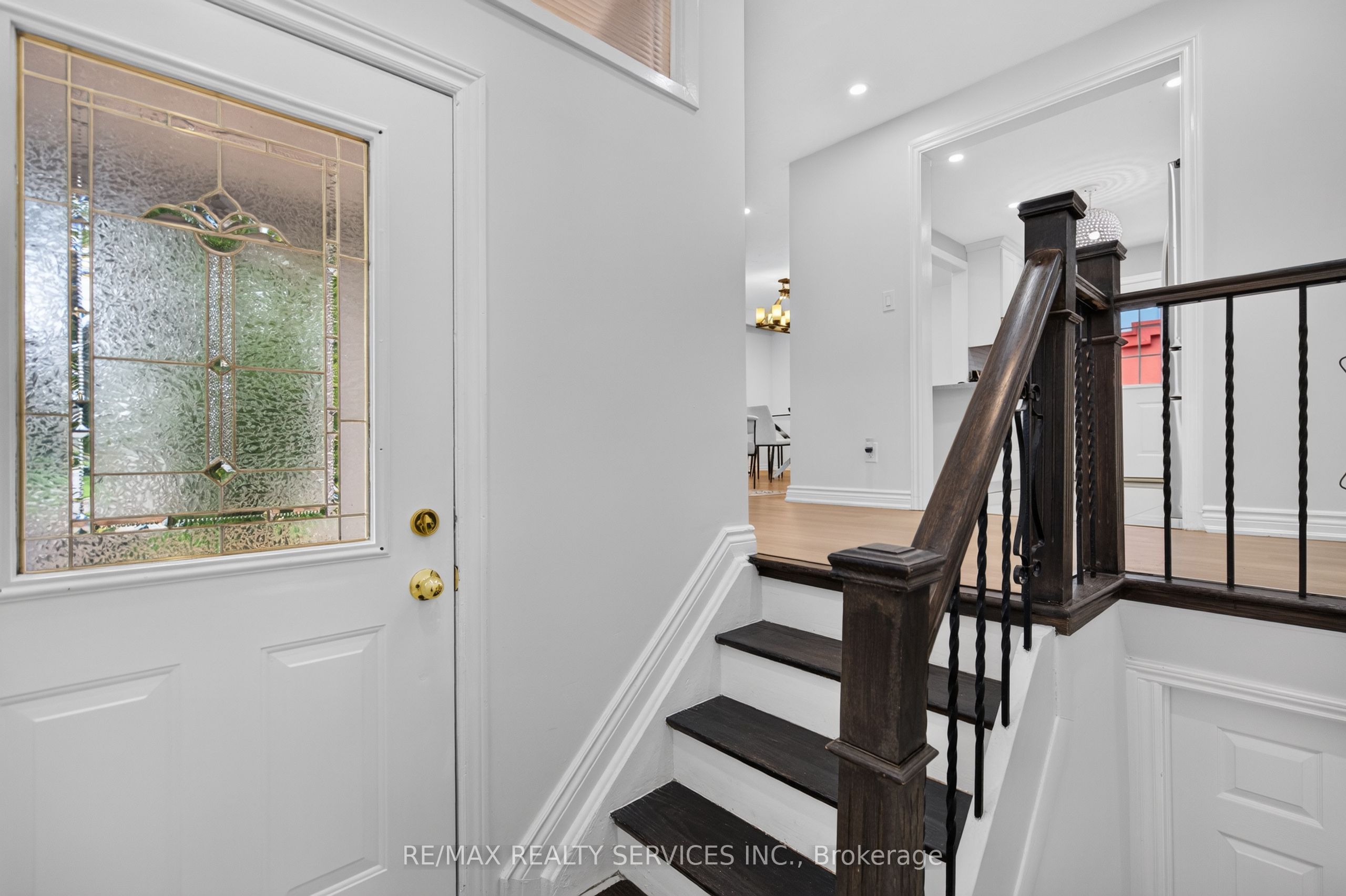 8 Leneck Avenue, Brampton, ON L6X 2A7 photo 3