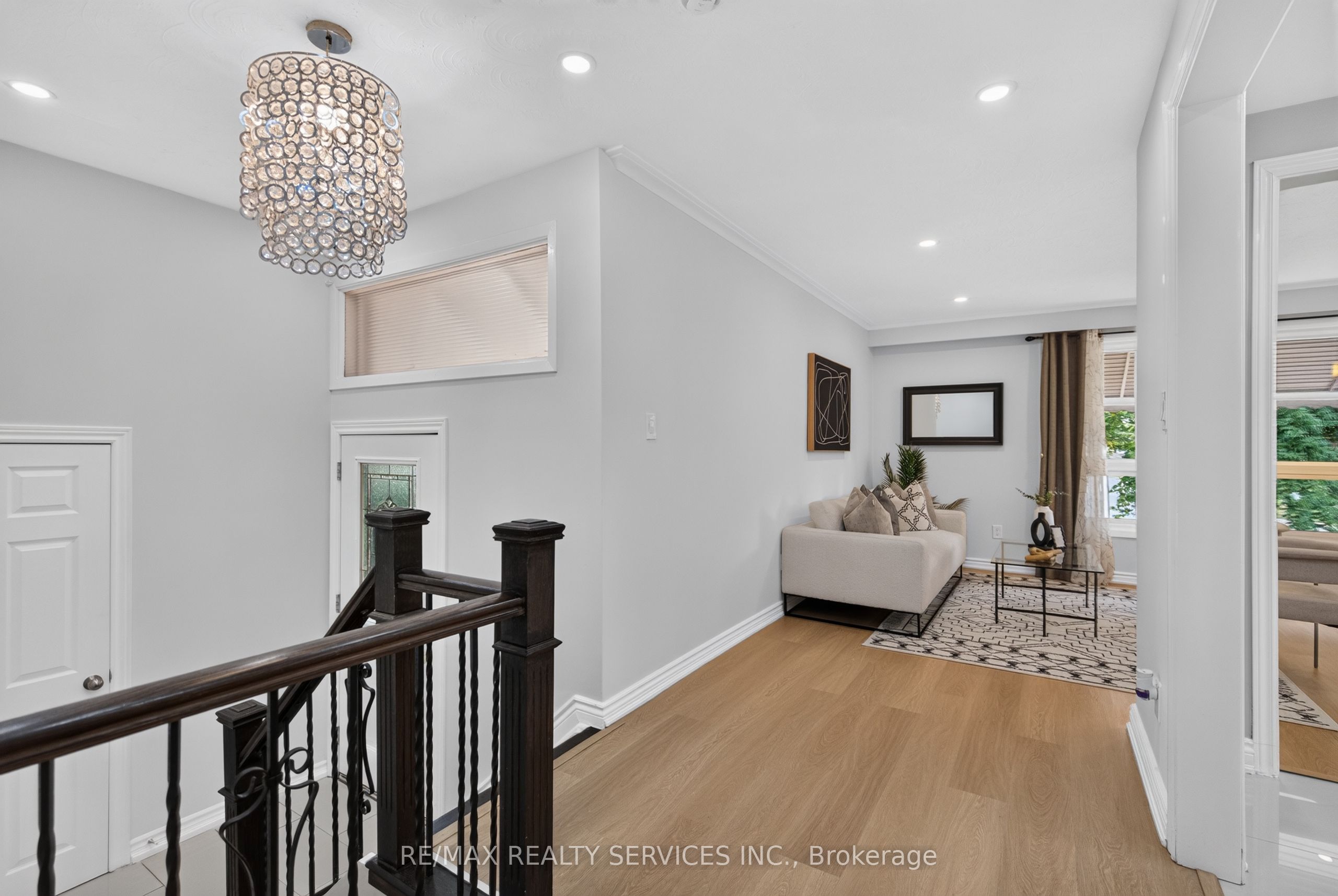 8 Leneck Avenue, Brampton, ON L6X 2A7 photo 4