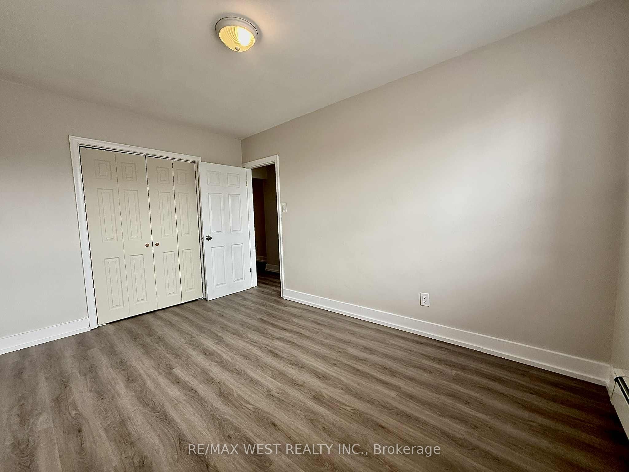 402 Royal York Road 2, Toronto, ON M8Y 2R5 photo 5