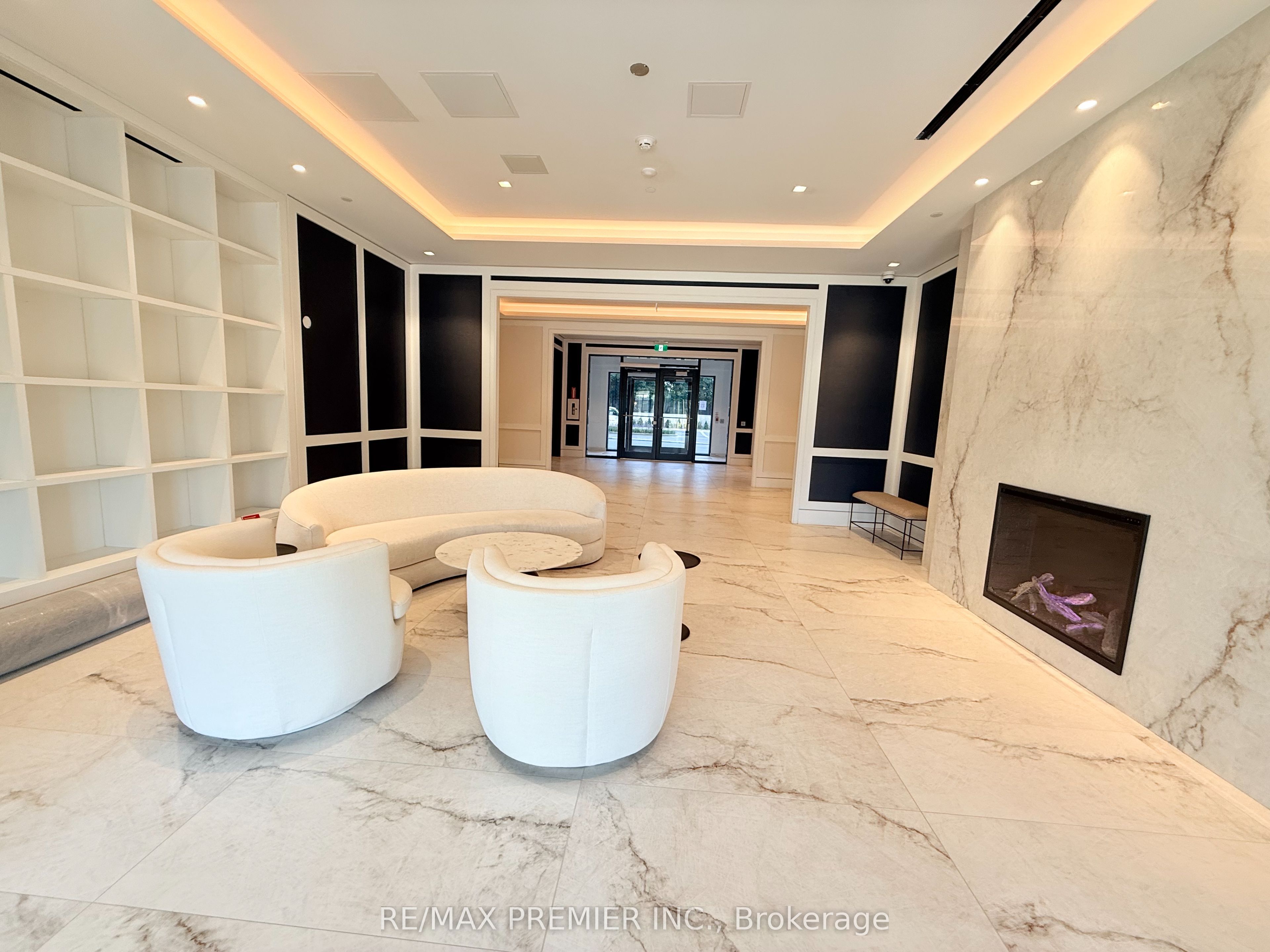 4010 Eglinton Avenue W 2112, Toronto, ON M9A 0G5 photo 3