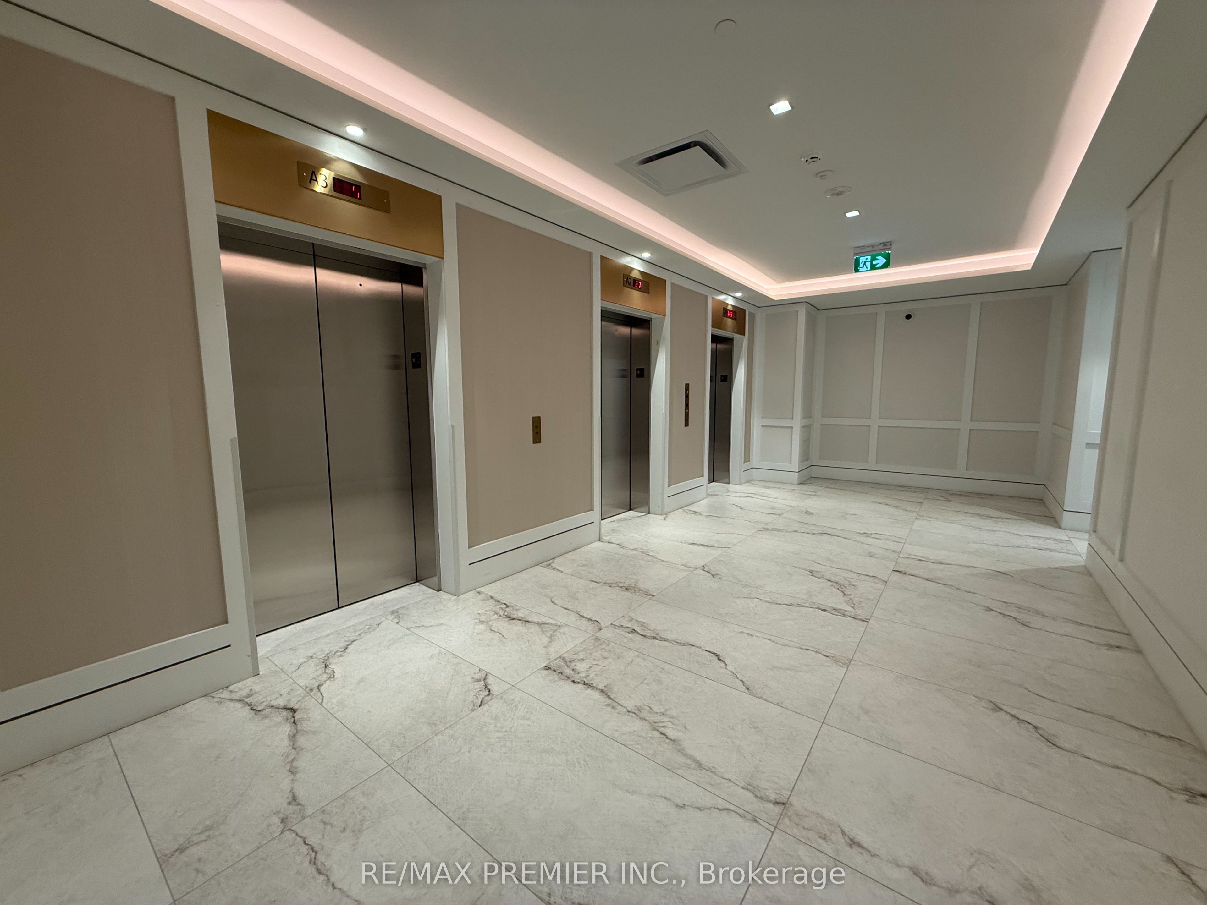 4010 Eglinton Avenue W 2112, Toronto, ON M9A 0G5 photo 4