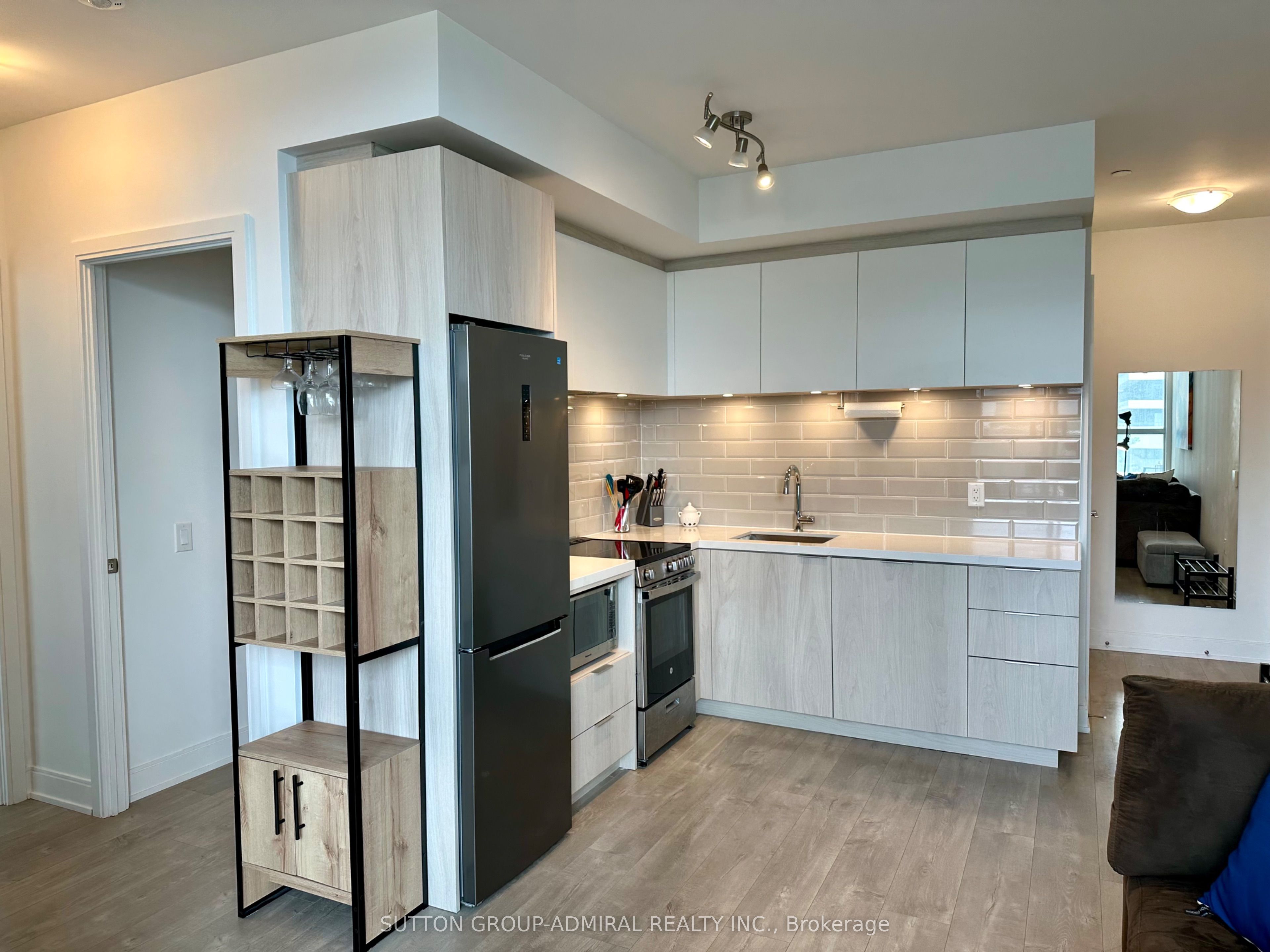 65 Annie Craig Drive 202, Toronto, ON M8V 0G3 photo 4