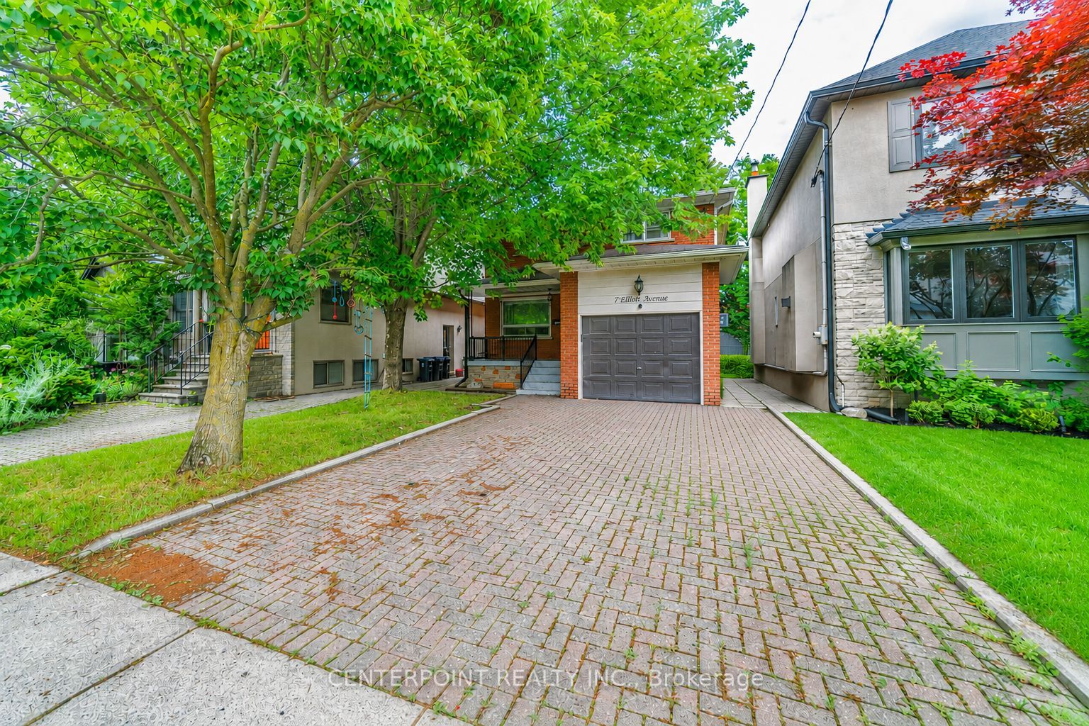 7 Elliott Avenue, Toronto, ON M8X 2P7