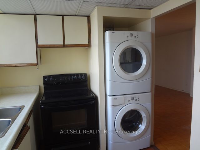 3700 Kaneff Crescent 2106, Mississauga, ON L5A 4B8 photo 5