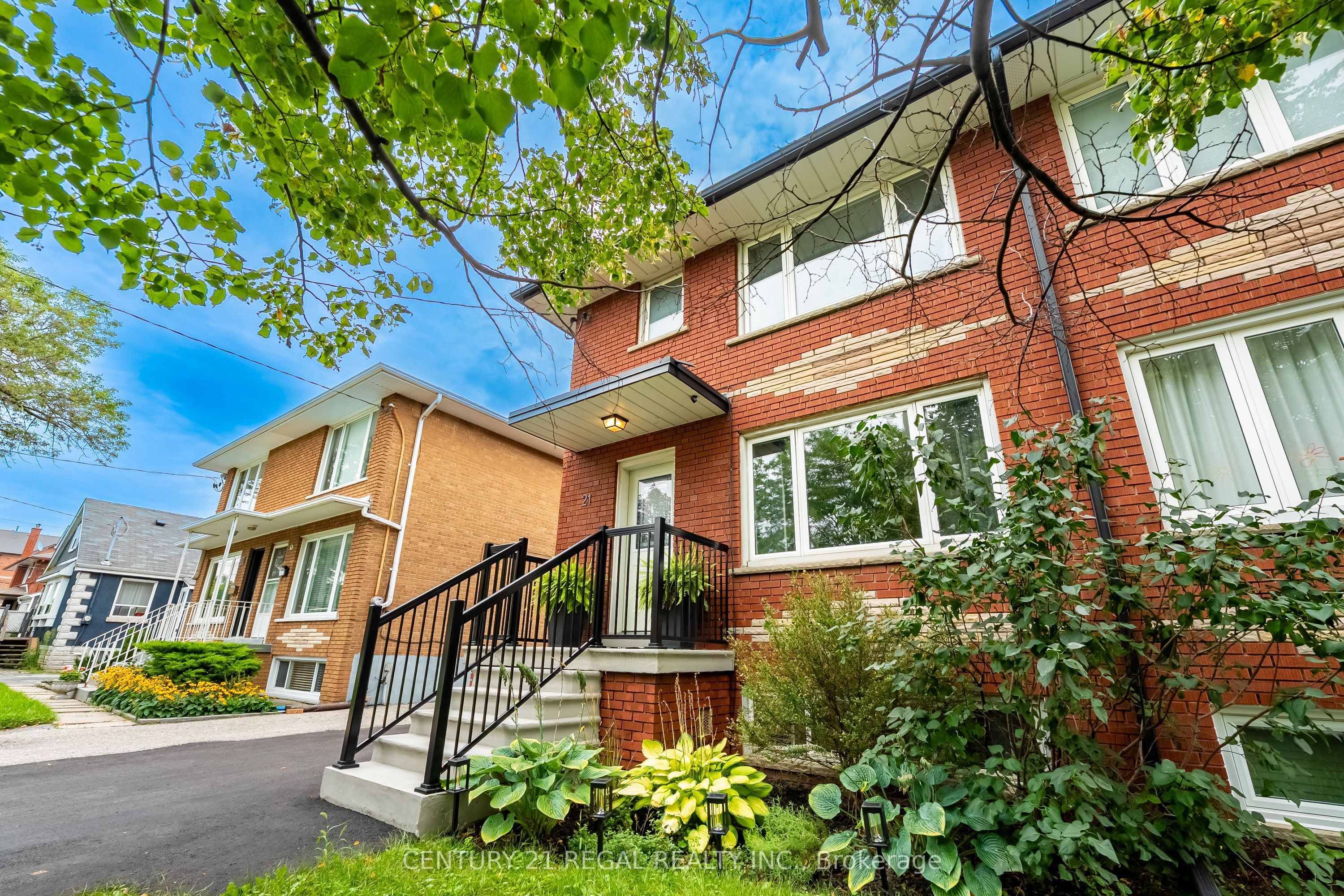 21 Burlingame Road, Toronto, ON M8W 1Y7 photo 3