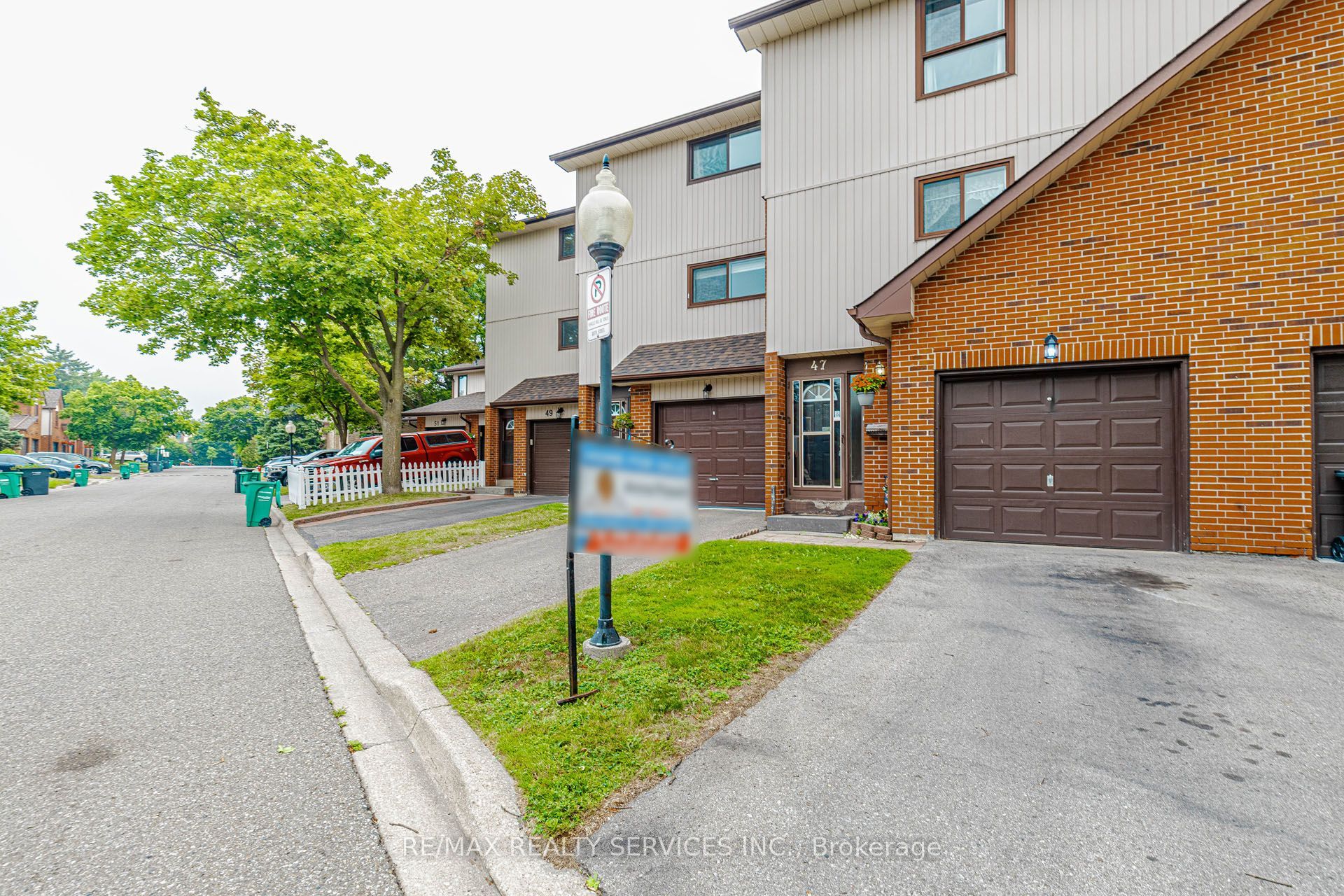 47 Dawson Crescent, Brampton, ON L6V 3M5 photo 2