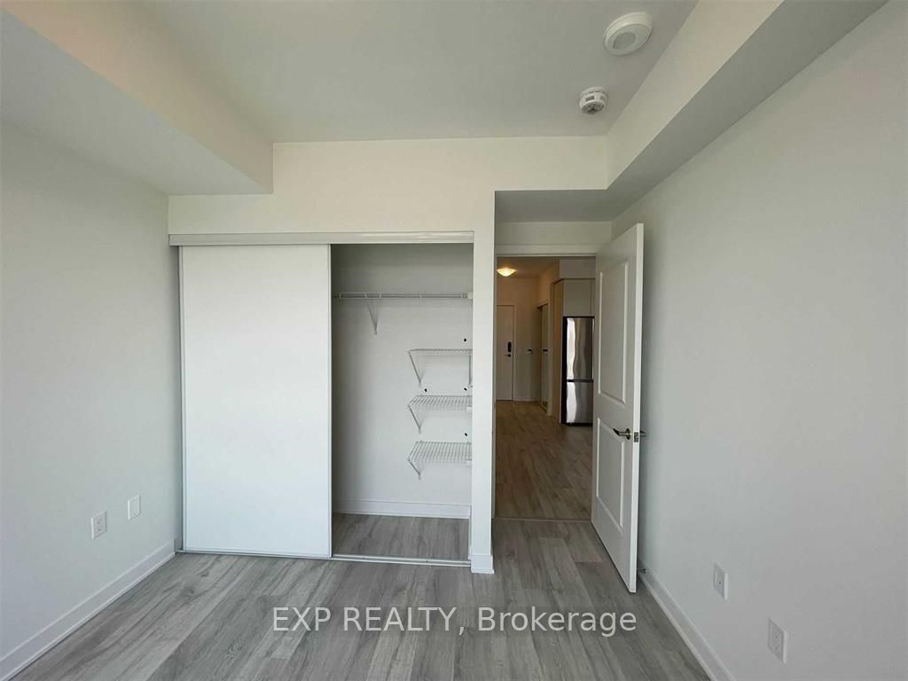 4655 Metcalfe Avenue 601, Mississauga, ON L5M 0Z7 photo 4