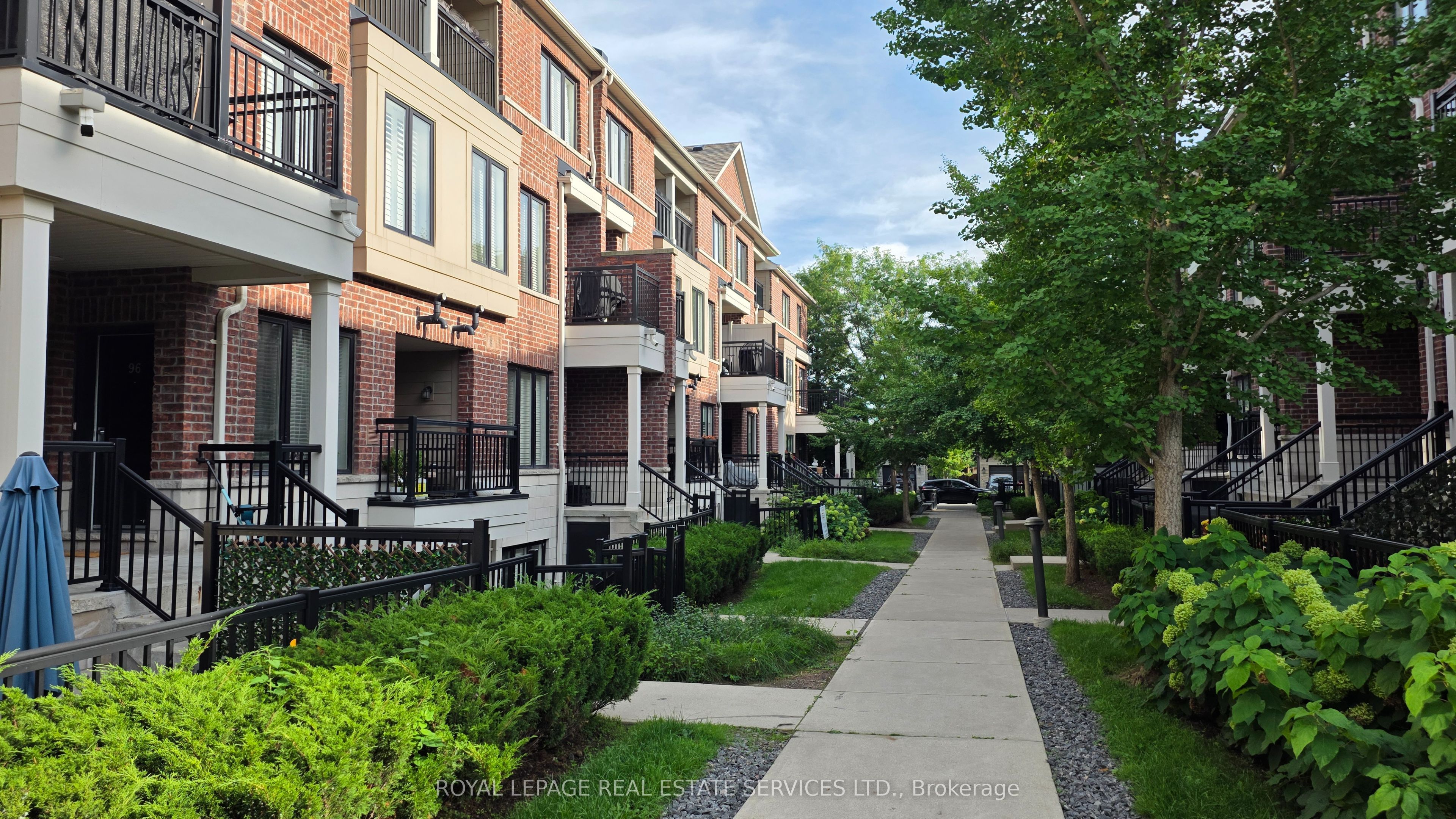 30 Carnation Avenue 101, Toronto, ON M8V 0B8