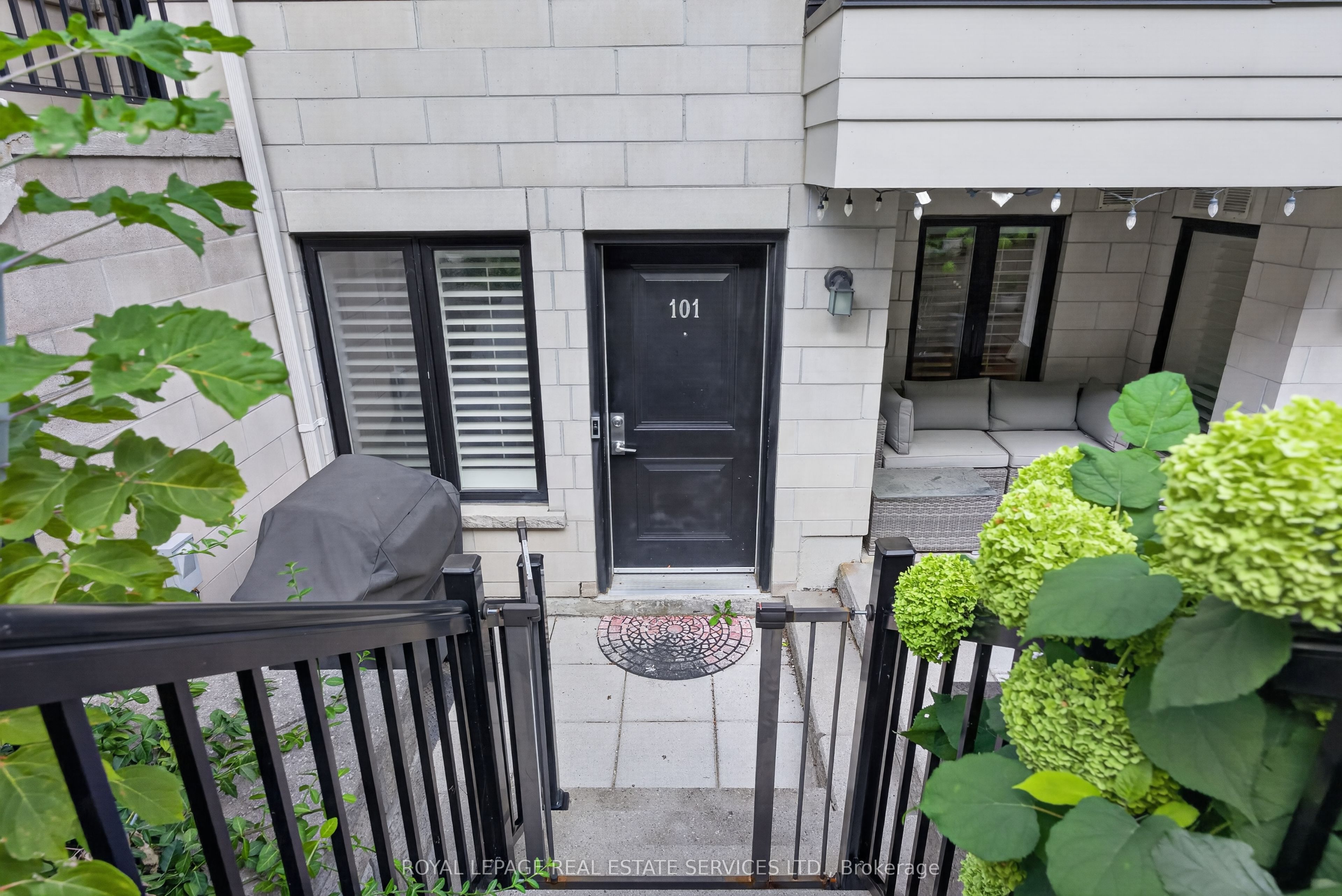 30 Carnation Avenue 101, Toronto, ON M8V 0B8 photo 2
