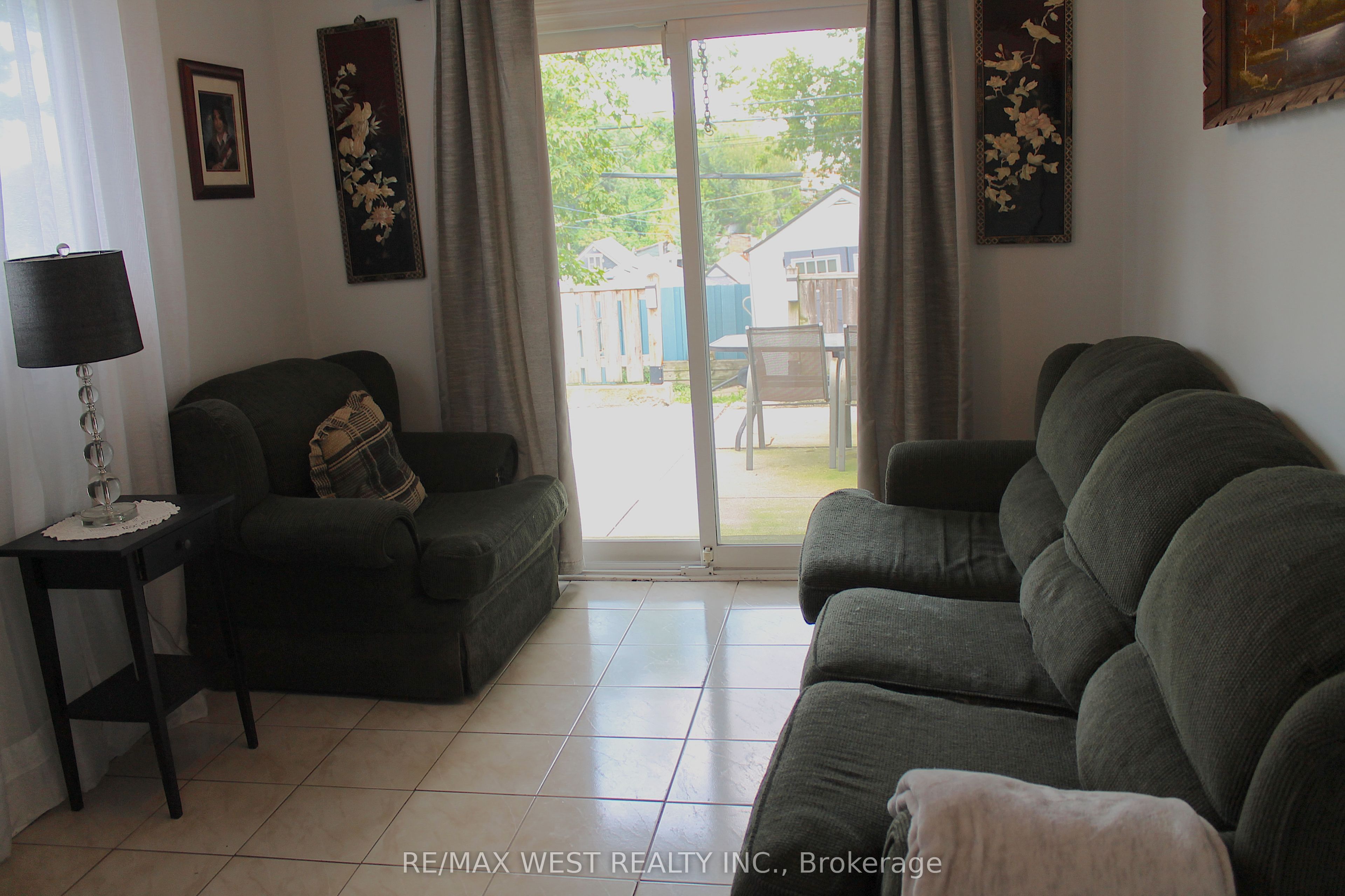 11A Woodcroft Crescent, Toronto, ON M6E 1W7 photo 5