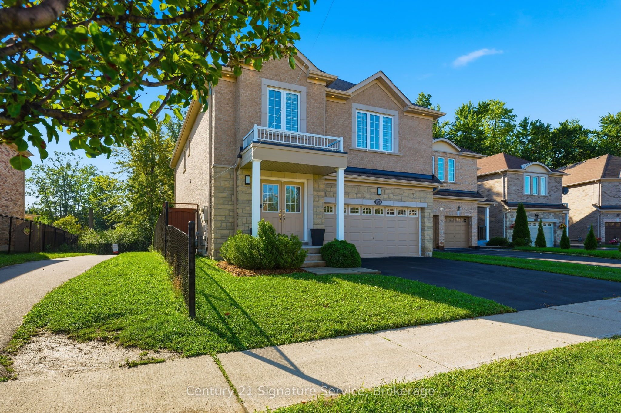 322 Comiskey Crescent, Mississauga, ON L5W 0C5 photo 3
