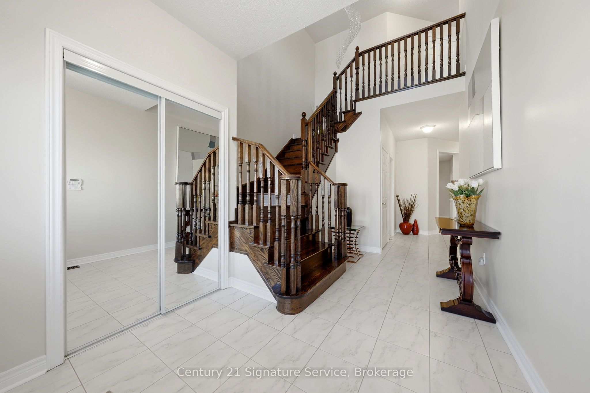 322 Comiskey Crescent, Mississauga, ON L5W 0C5 photo 4