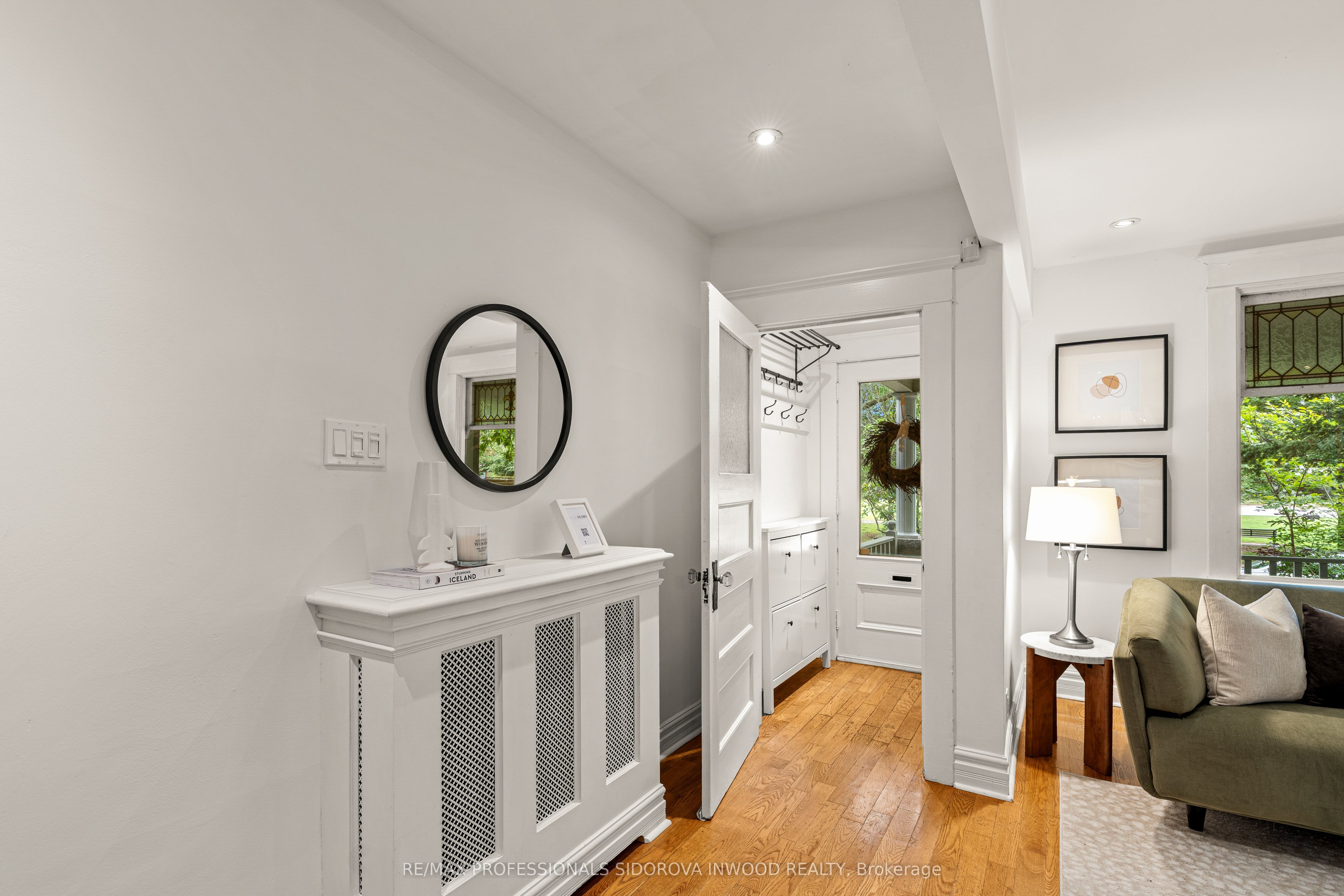 162 Oakmount Road, Toronto, ON M6P 2M9 photo 2