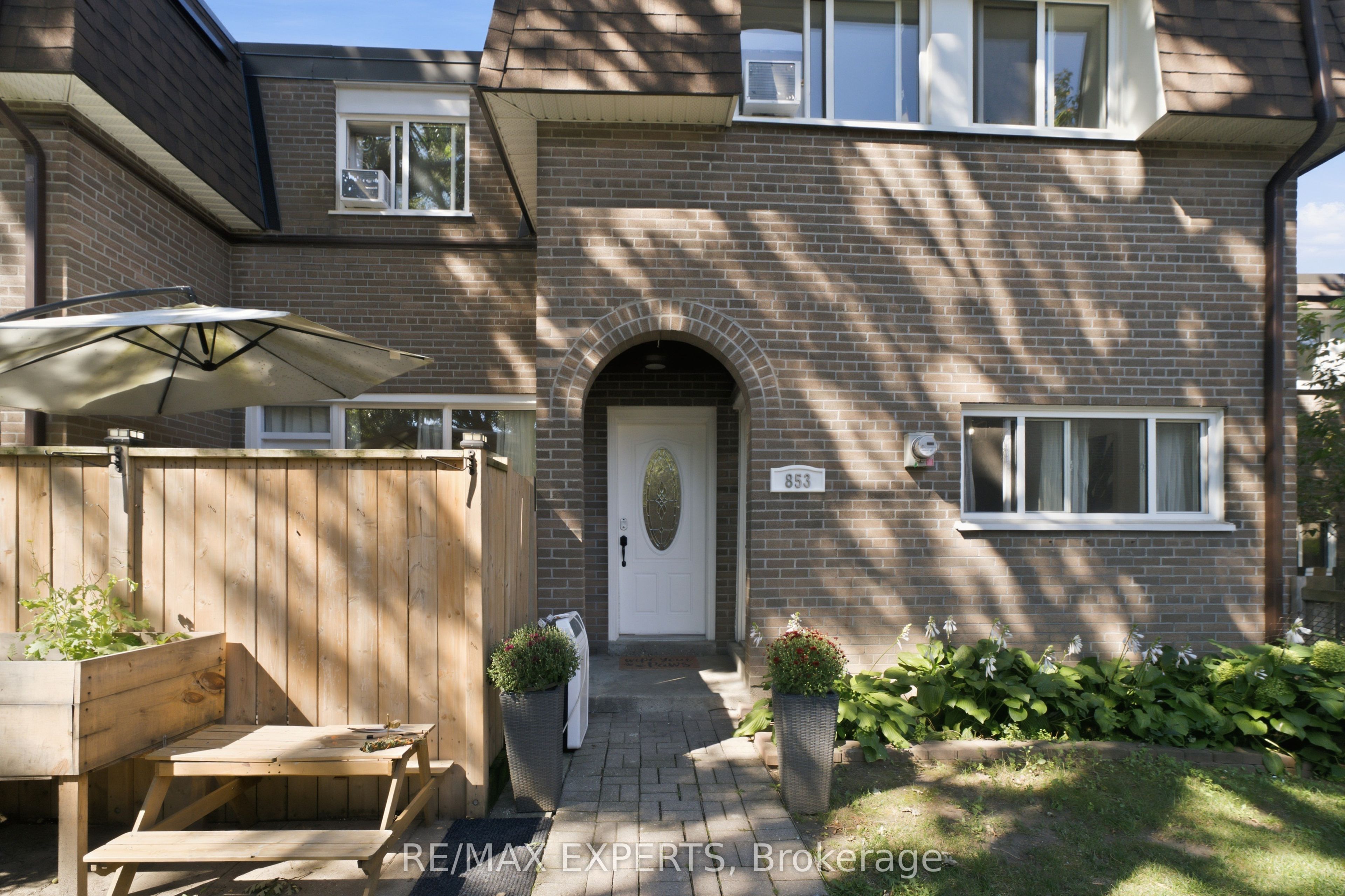 30 Tandridge Crescent 853, Toronto, ON M9W 2P2 photo 3