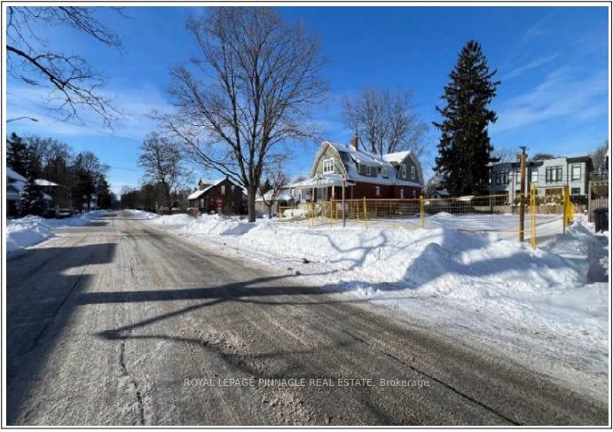 52 Forest Avenue, Mississauga, ON L5G 1L2 photo 2