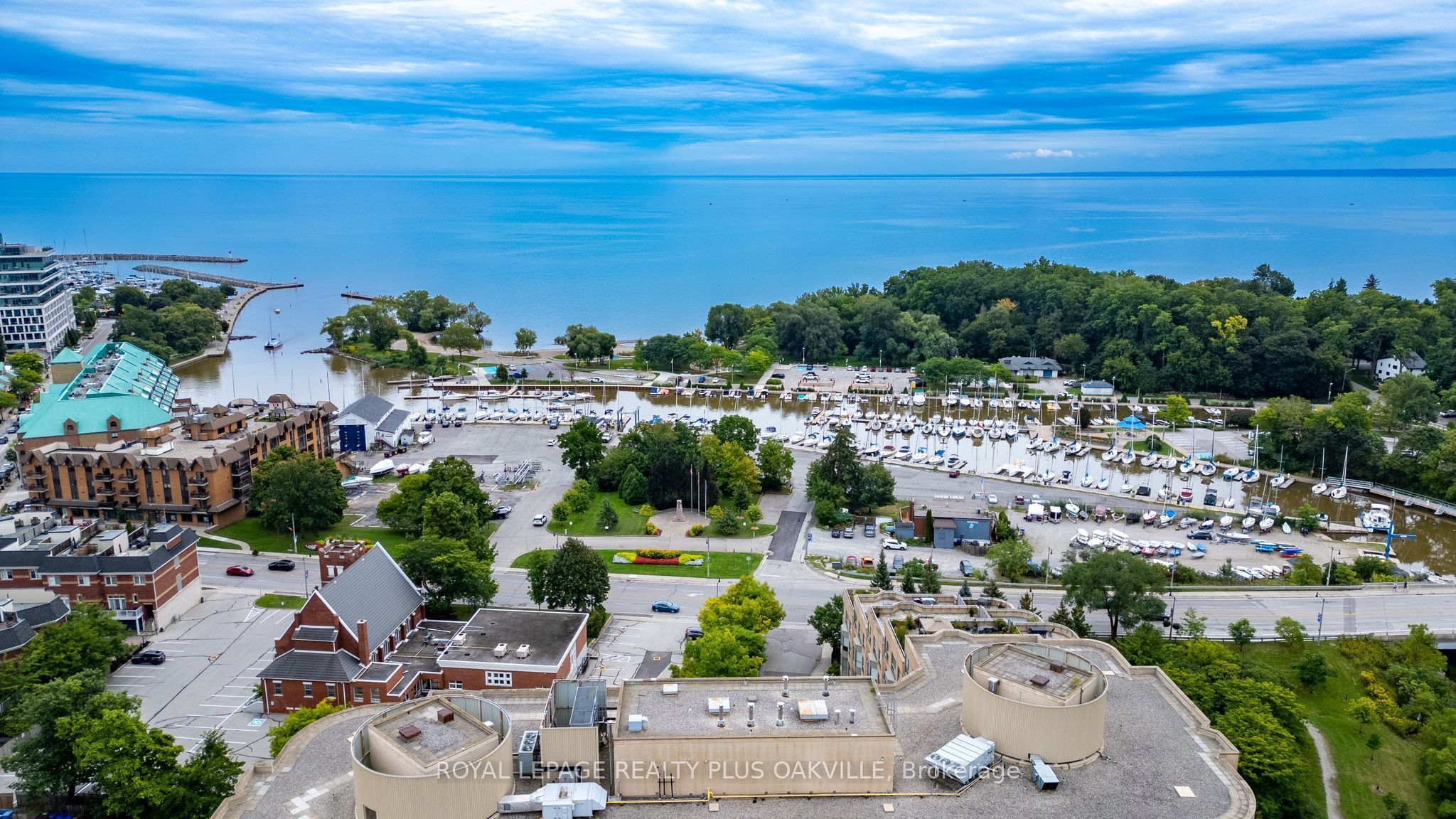 2511 Lakeshore Road W 712, Oakville, ON L6L 6L9 photo 3