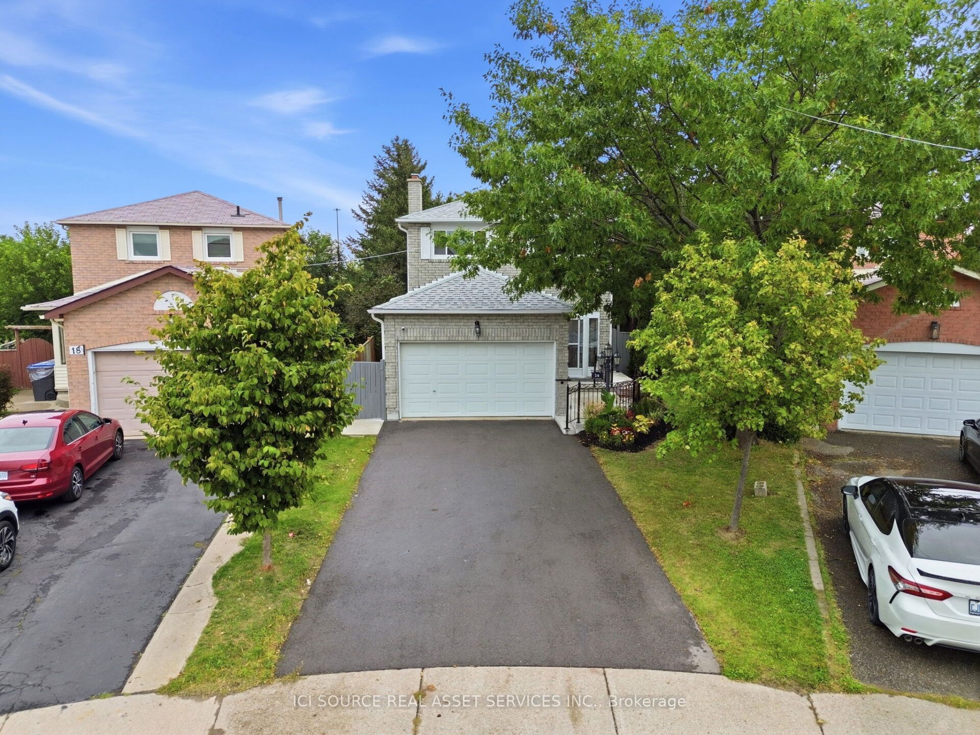 20 Kesteven Crescent, Brampton, ON L6W 4E1 photo 2