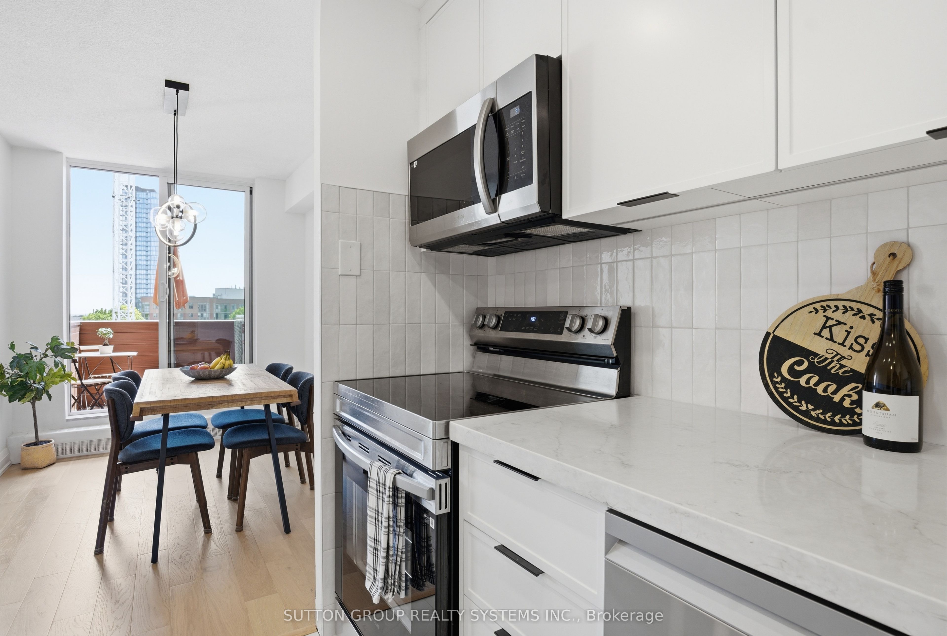 60 Southport Street 304, Toronto, ON M6S 3N4 photo 5