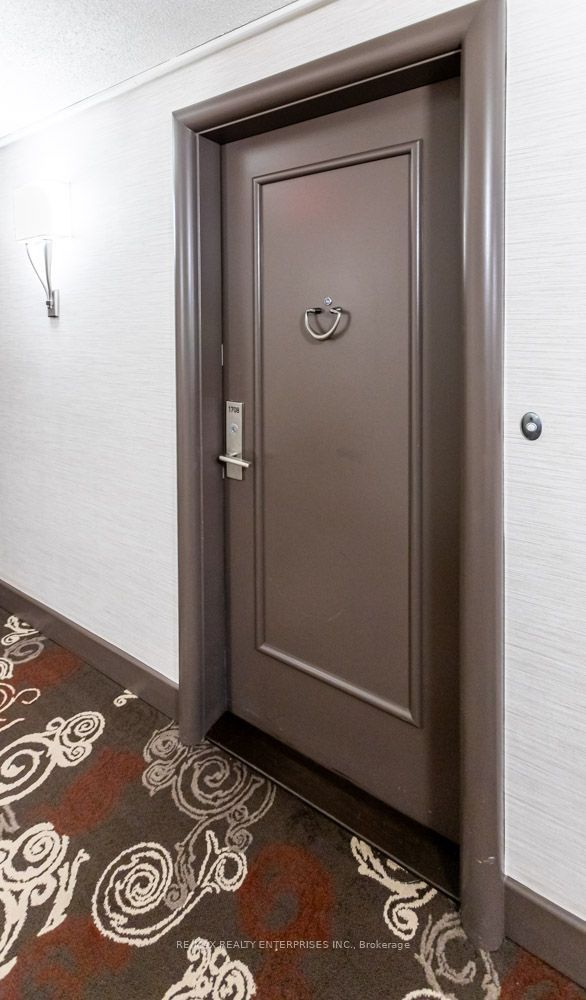 1400 Dixie Road 1708, Mississauga, ON L5E 3E1 photo 3