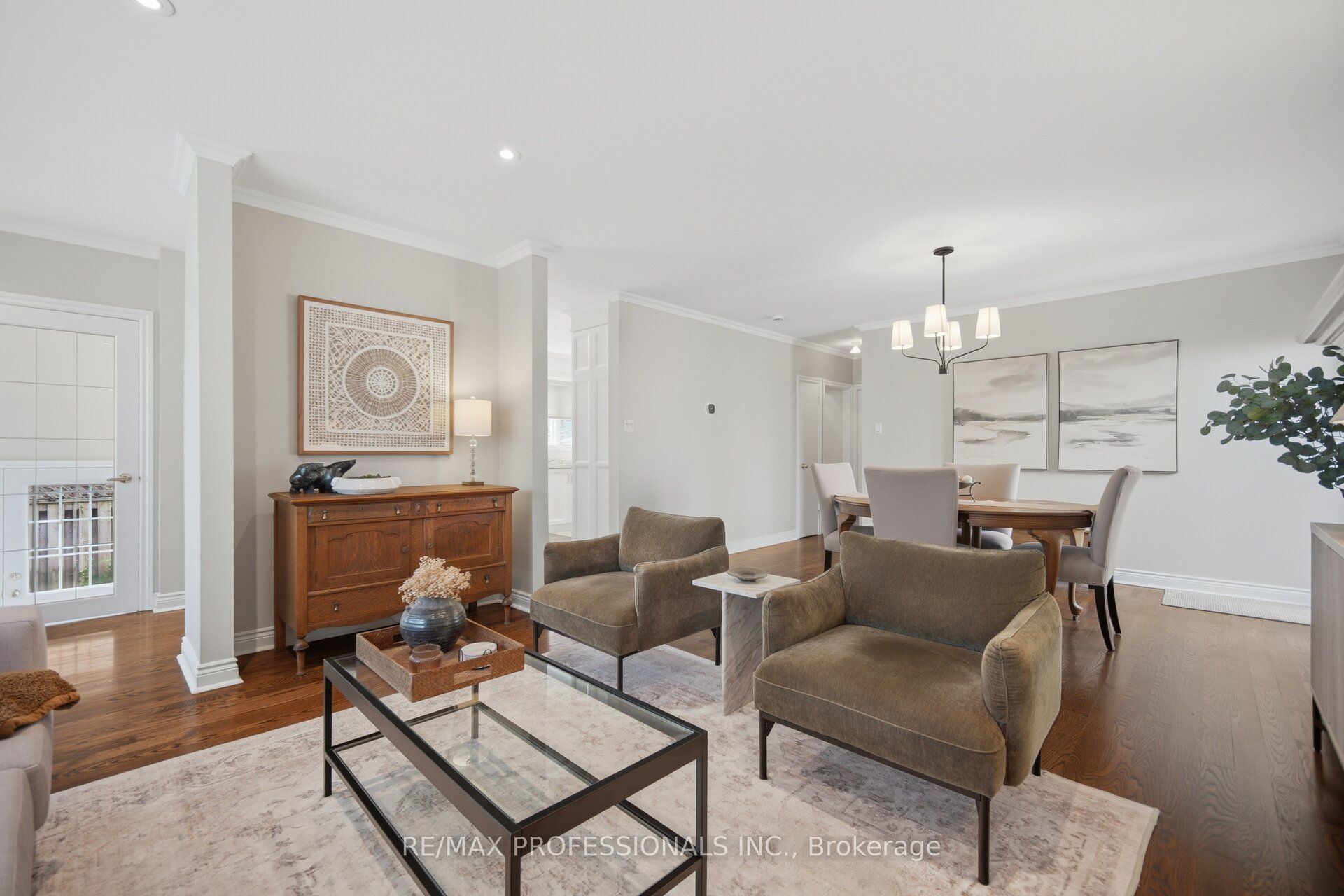 8 Beaverbrook Avenue, Toronto, ON M9B 2M7 photo 5