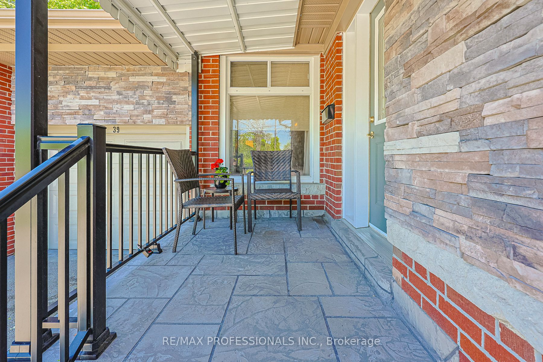 39 Sealcove Drive, Toronto, ON M9C 2C7 photo 2