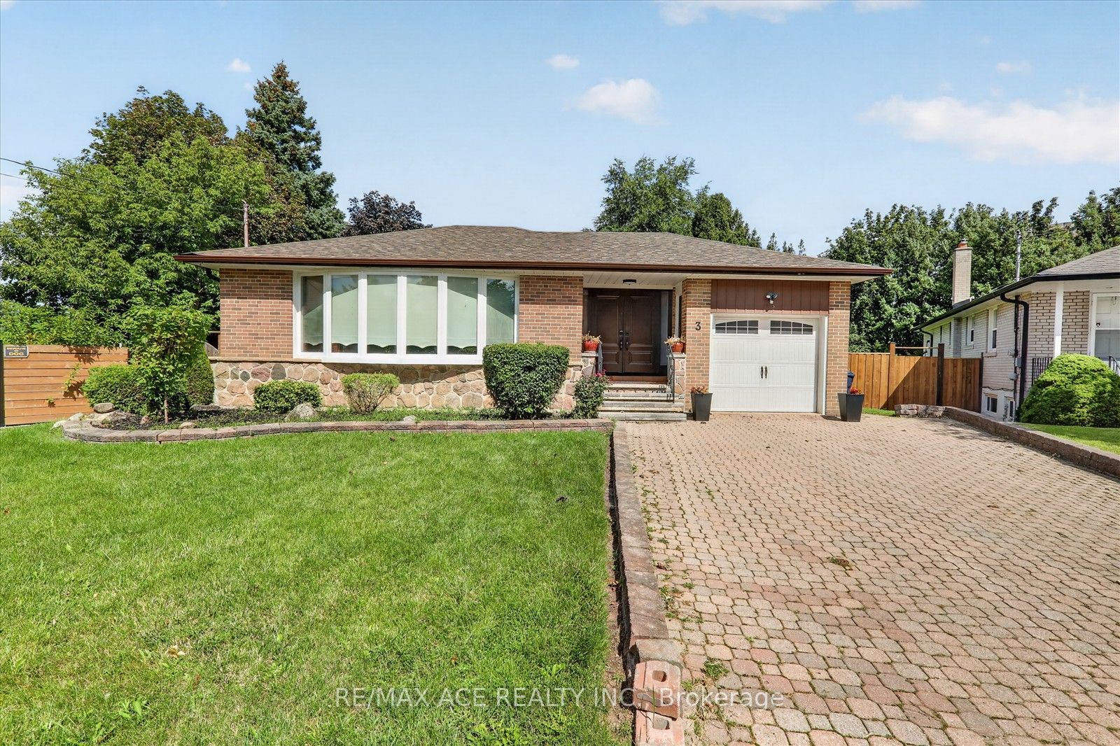 3 Pipestone Place, Toronto, ON M9W 3V4 photo 2