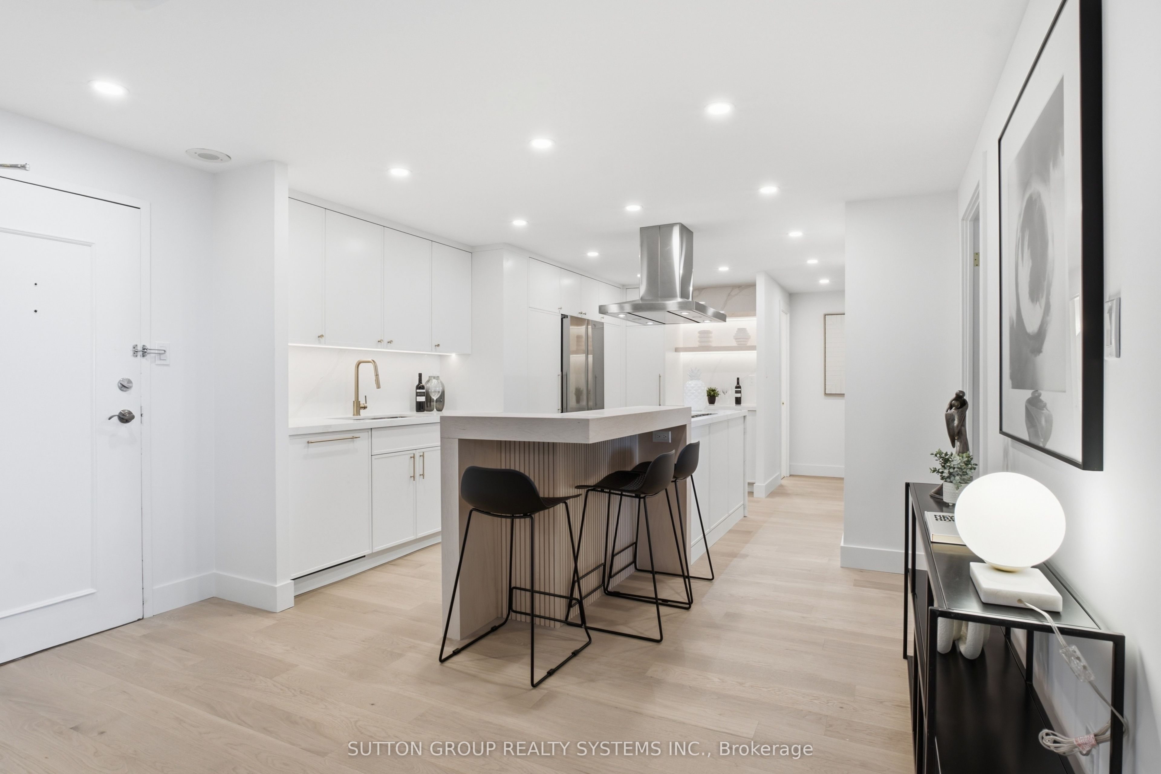 812 Burnhamthorpe Road 1504, Toronto, ON M9C 4W1