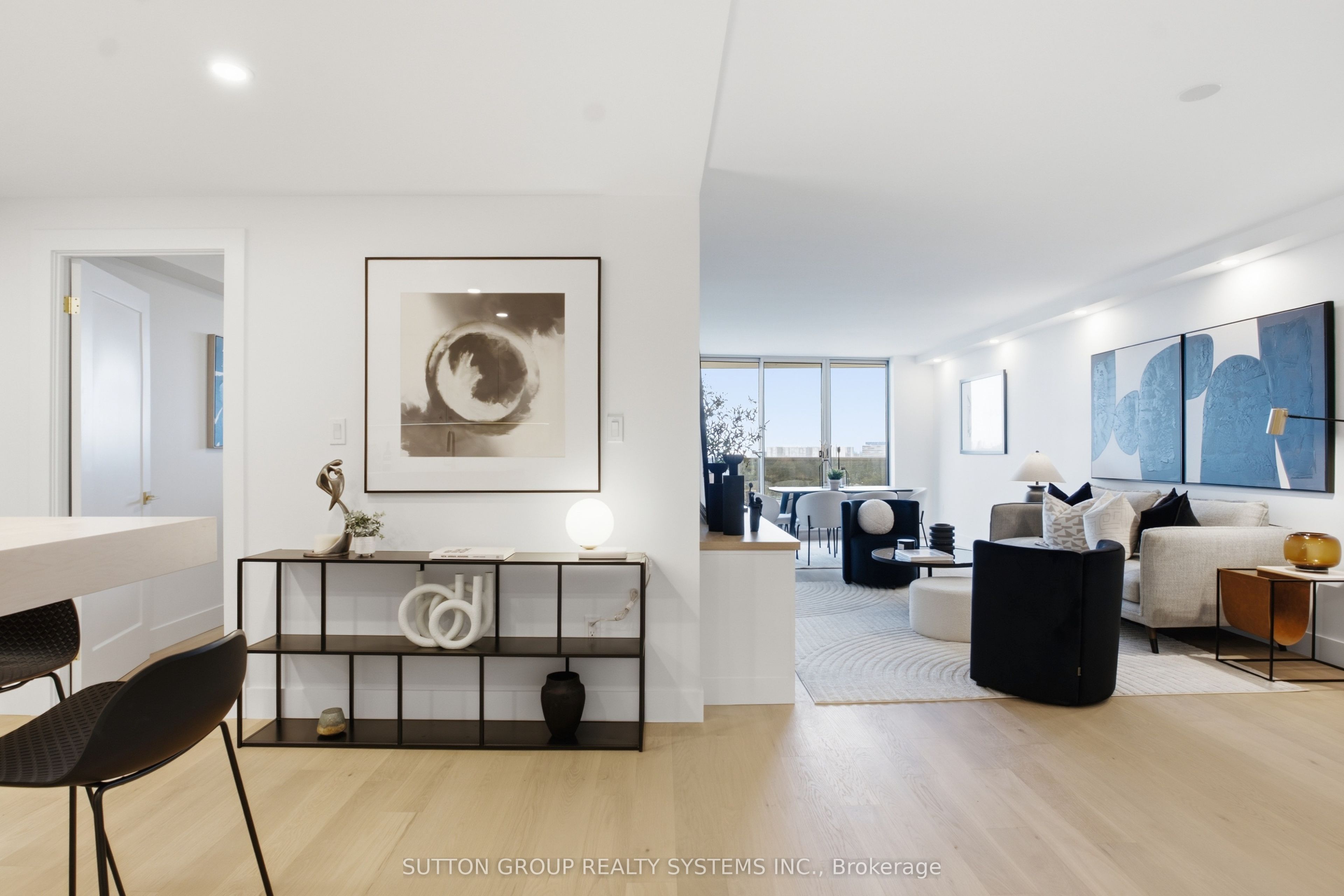 812 Burnhamthorpe Road 1504, Toronto, ON M9C 4W1 photo 3