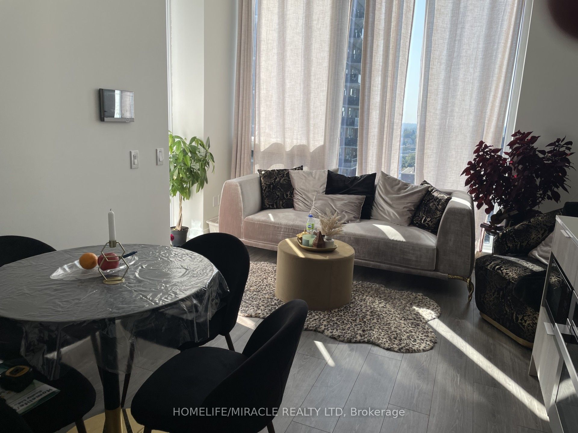 28 Ann Street 1411, Mississauga, ON L5G 0E1 photo 3