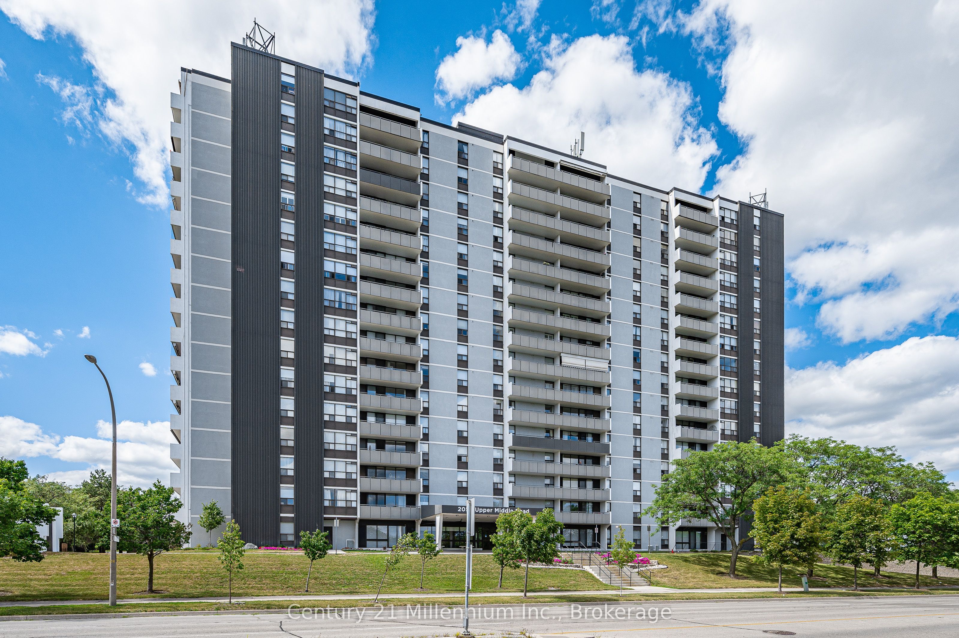 2055 Upper Middle Road 1605, Burlington, ON L7P 3P4