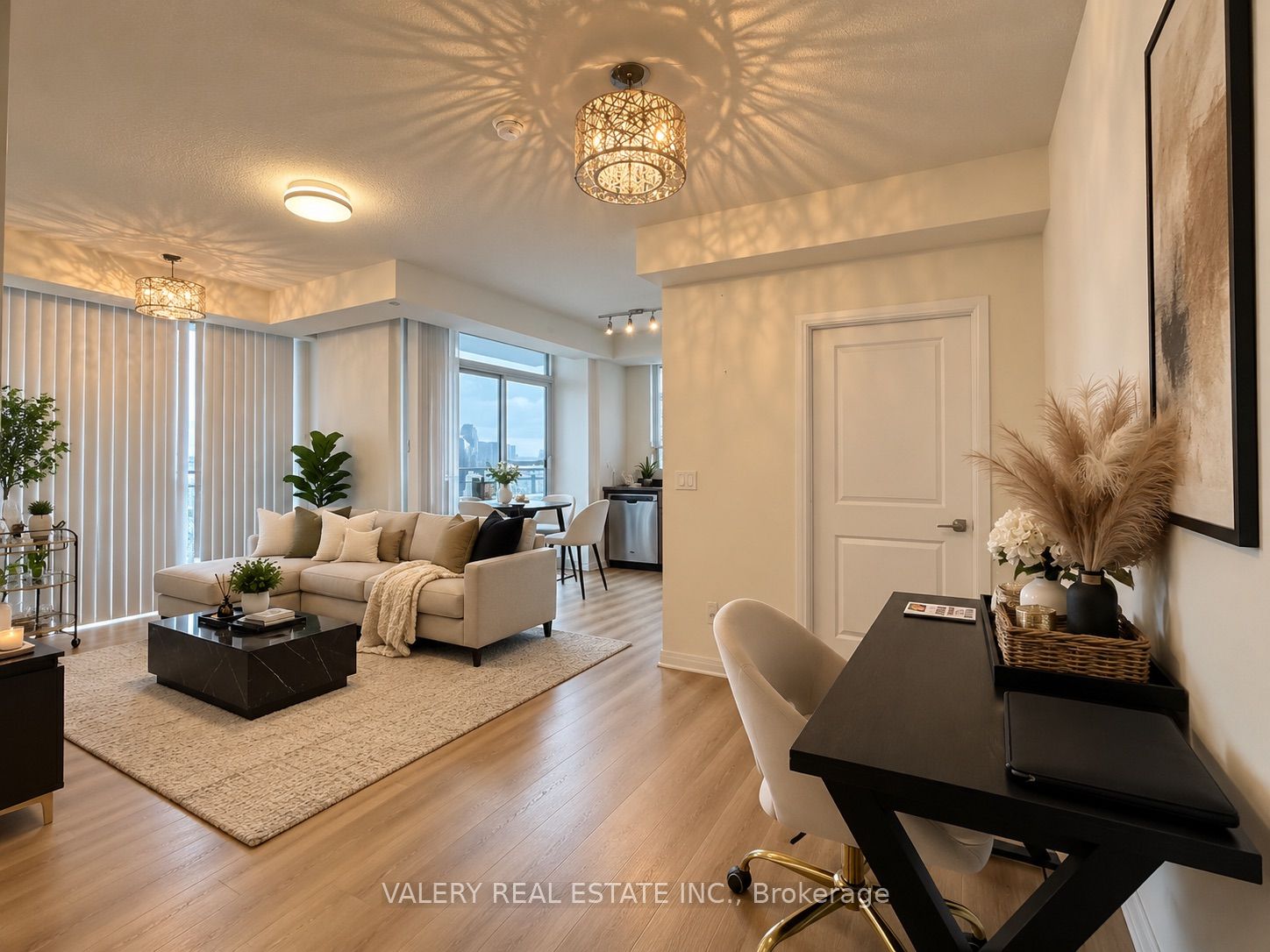 55 Eglinton Avenue W 1209, Mississauga, ON L5R 0E4 photo 2