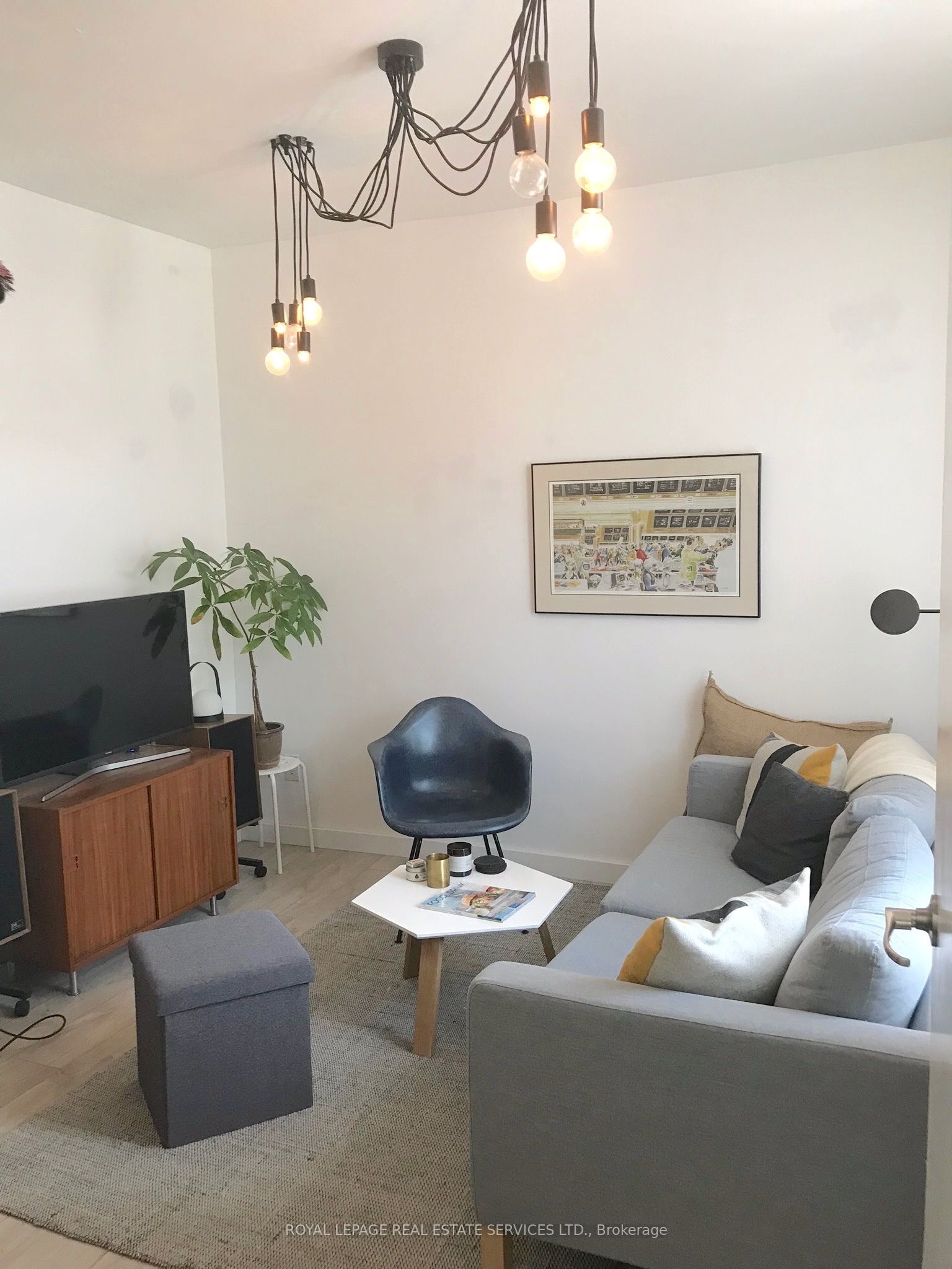 840 Ossington Avenue, Toronto, ON M6G 3V1 photo 3