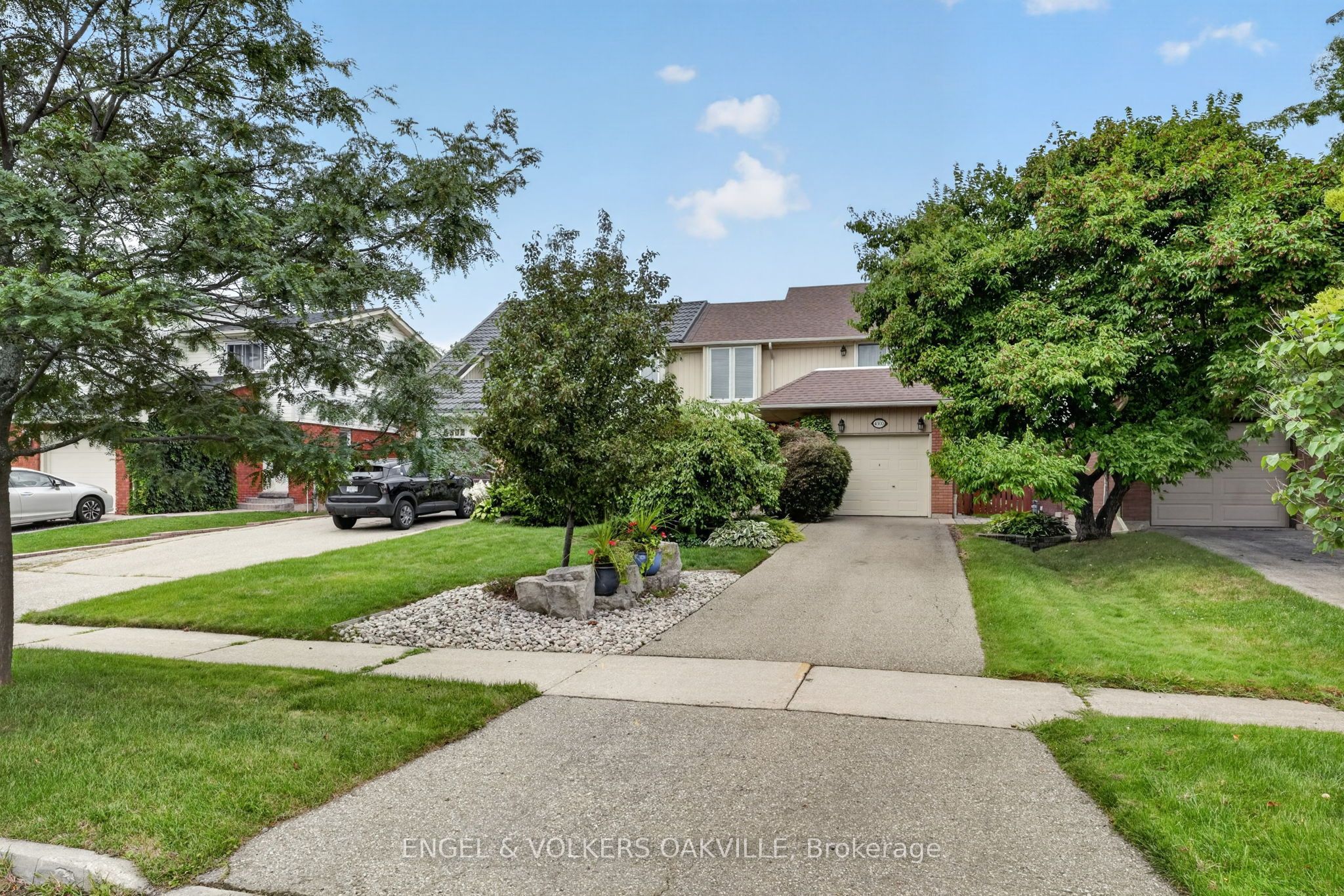 4300 Pheasant Run, Mississauga, ON L5L 2B9 photo 2