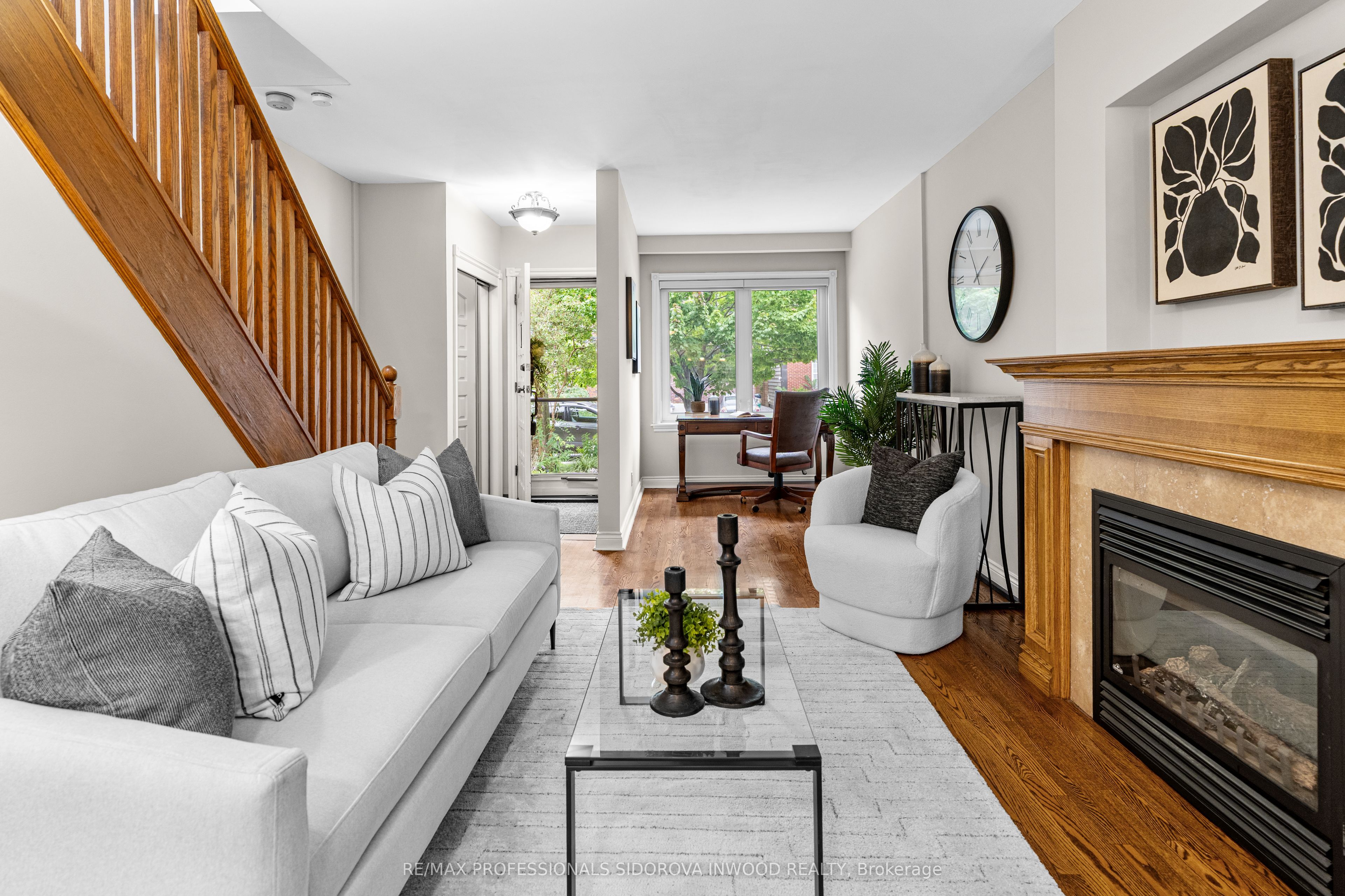 19 Harshaw Avenue, Toronto, ON M6S 1X9 photo 2