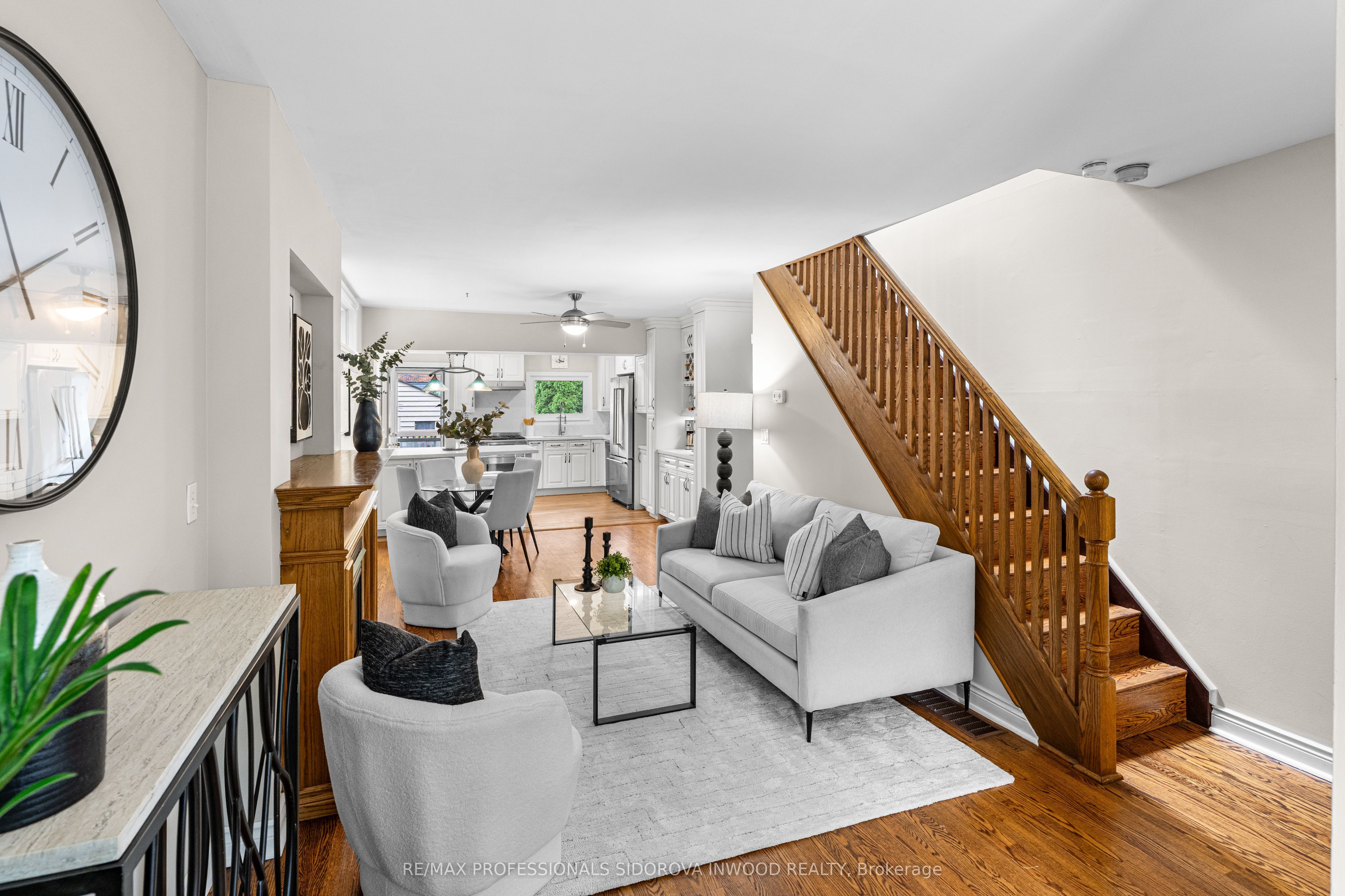 19 Harshaw Avenue, Toronto, ON M6S 1X9 photo 4