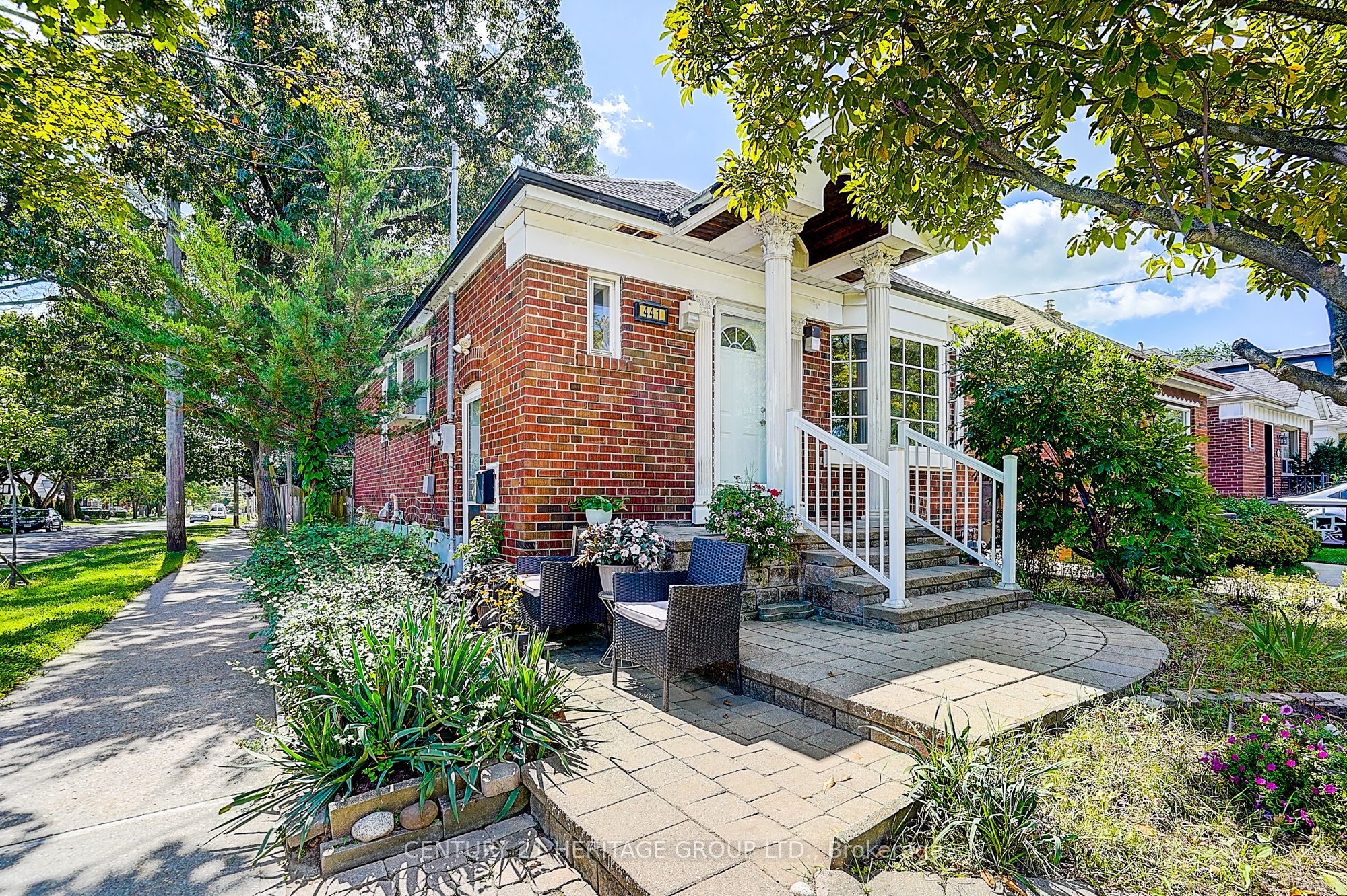 441 Rimilton Avenue, Toronto, ON M8W 2G7 photo 2