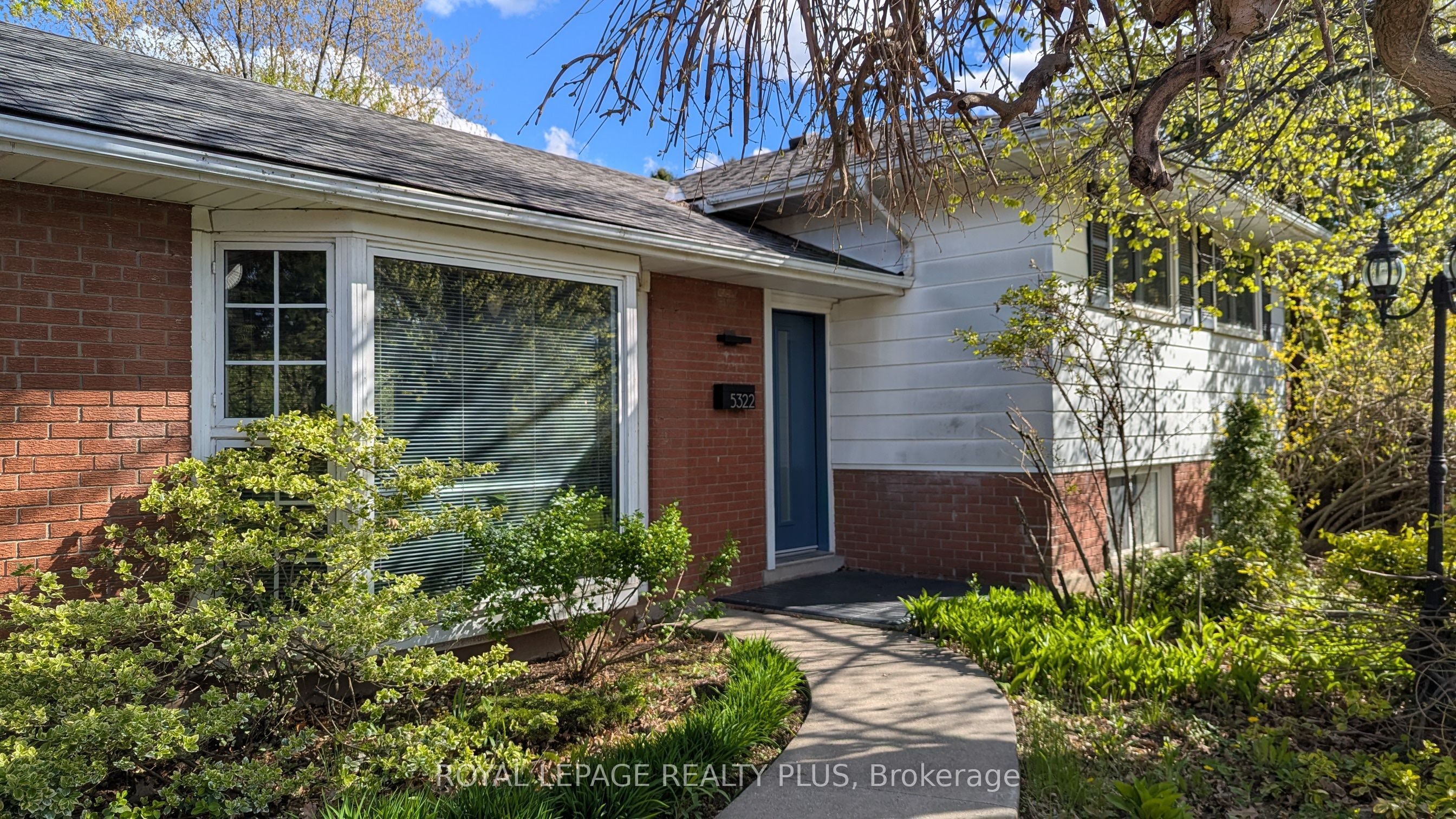5322 Windermere Drive, Burlington, ON L7L 3M1