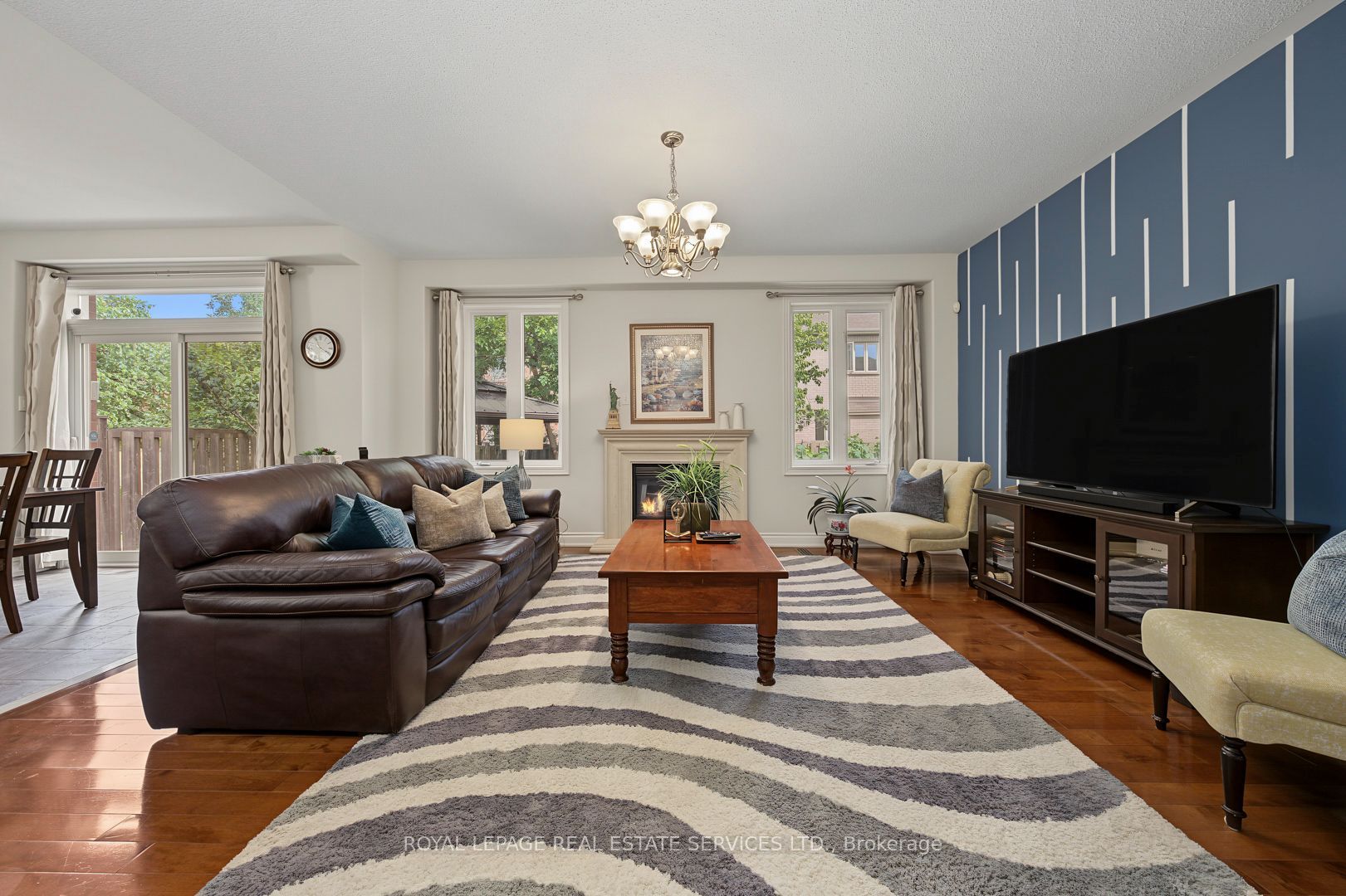 3368 Raspberry Bush Trail, Oakville, ON L6L 6V2 photo 2