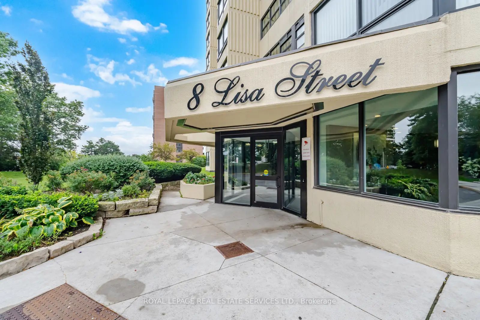 8 Lisa Street 306, Brampton, ON L6T 4S6 photo 3