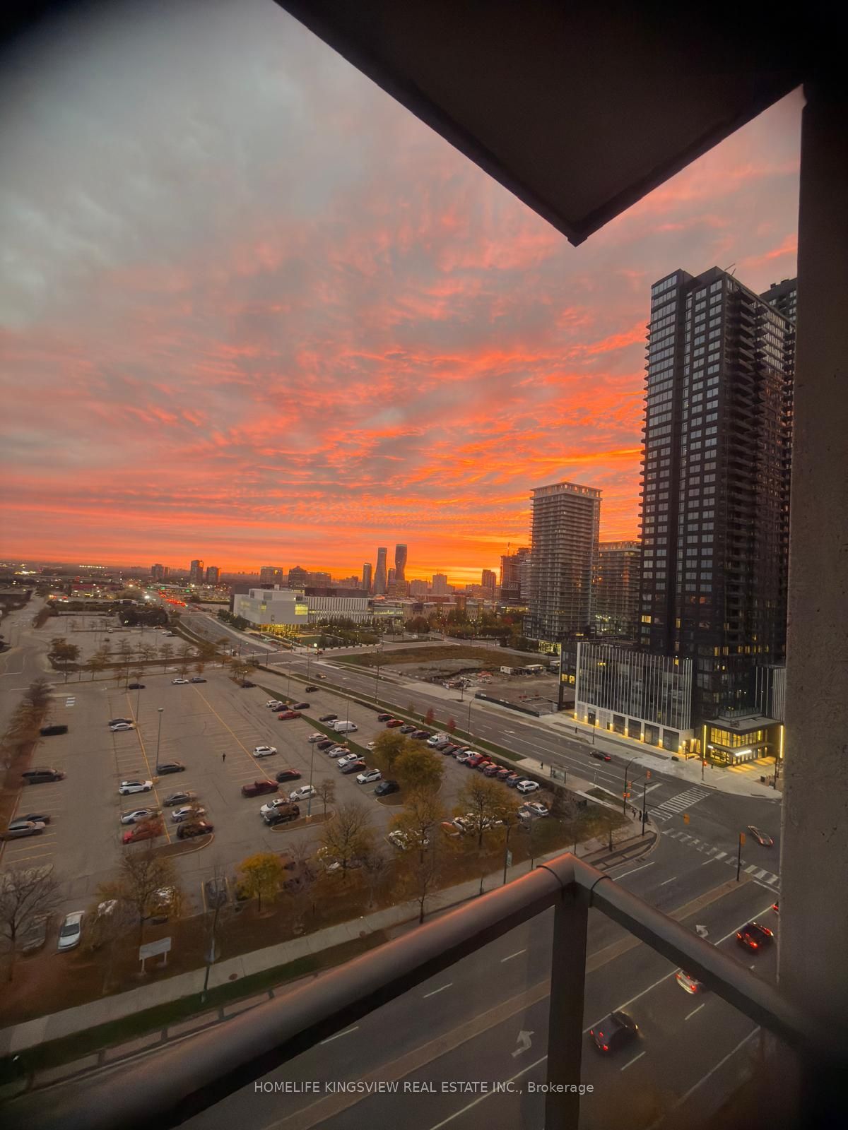 339 Rathburn Road 1501, Mississauga, ON L5B 0K6 photo 4