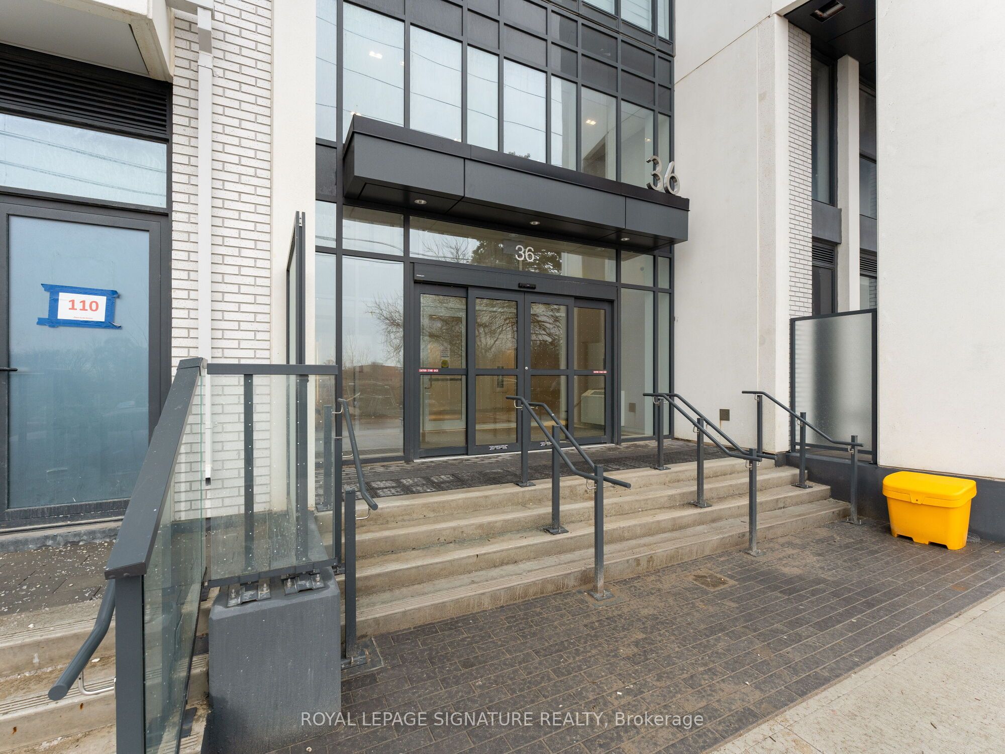 36 Zorra Street 1909, Toronto, ON M8Z 0G5 photo 3