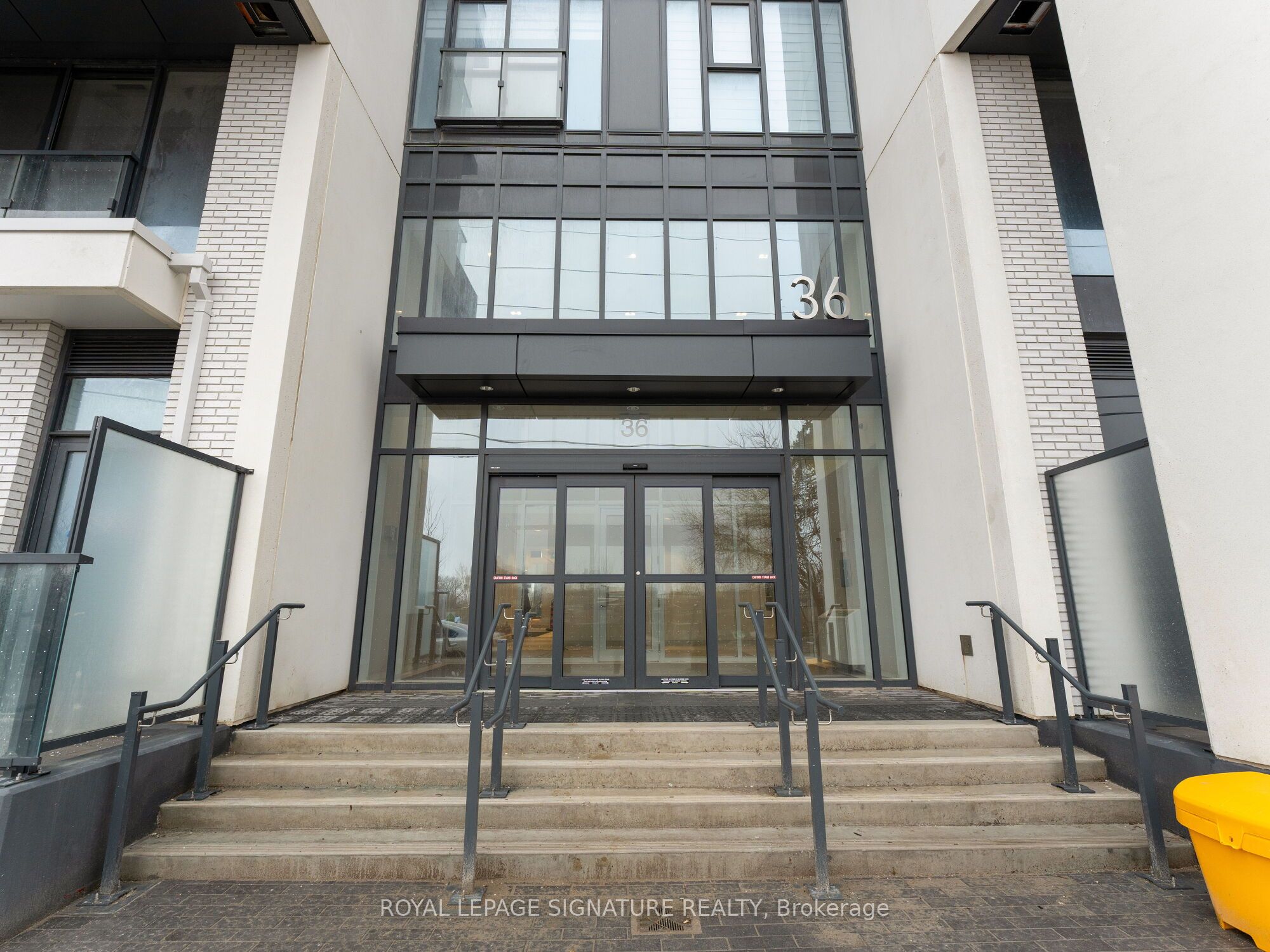 36 Zorra Street 1909, Toronto, ON M8Z 0G5 photo 4