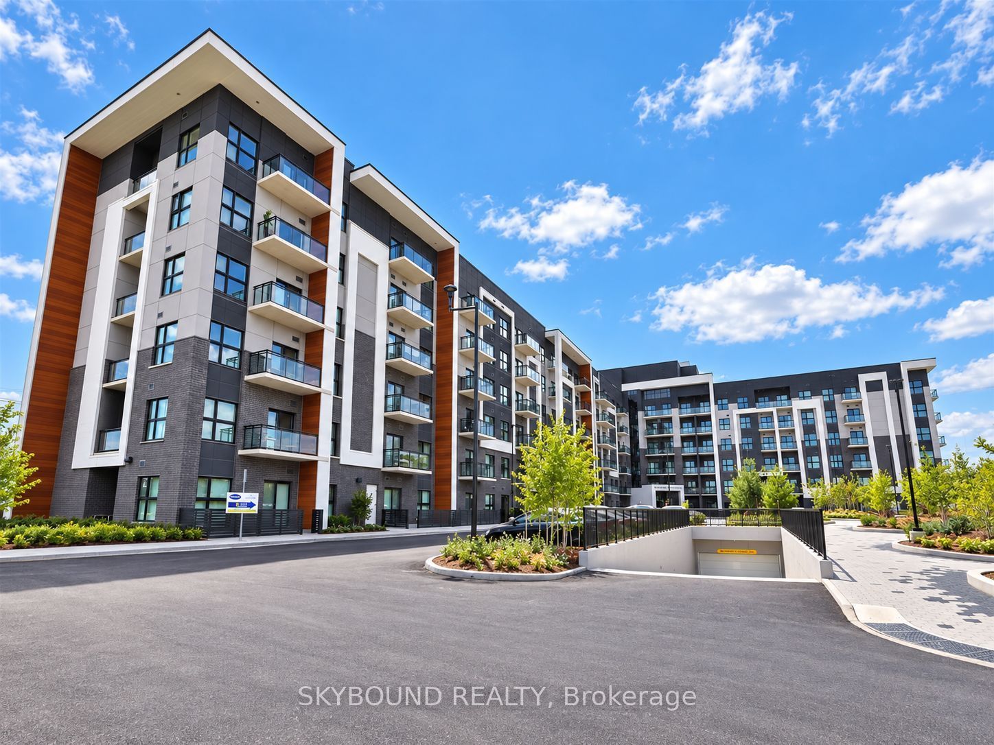 128 Grovewood Common 605, Oakville, ON L6H 0X3
