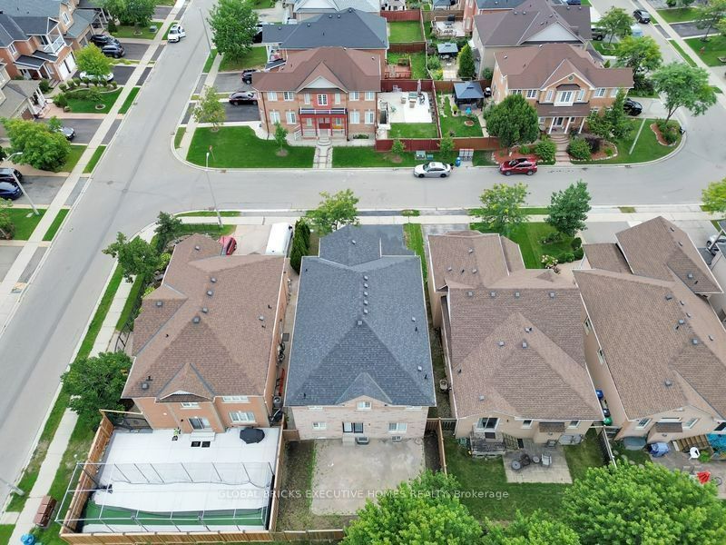 122 Pappain Crescent, Brampton, ON L7A 3J7 photo 4