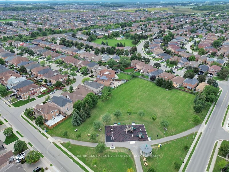 122 Pappain Crescent, Brampton, ON L7A 3J7 photo 5