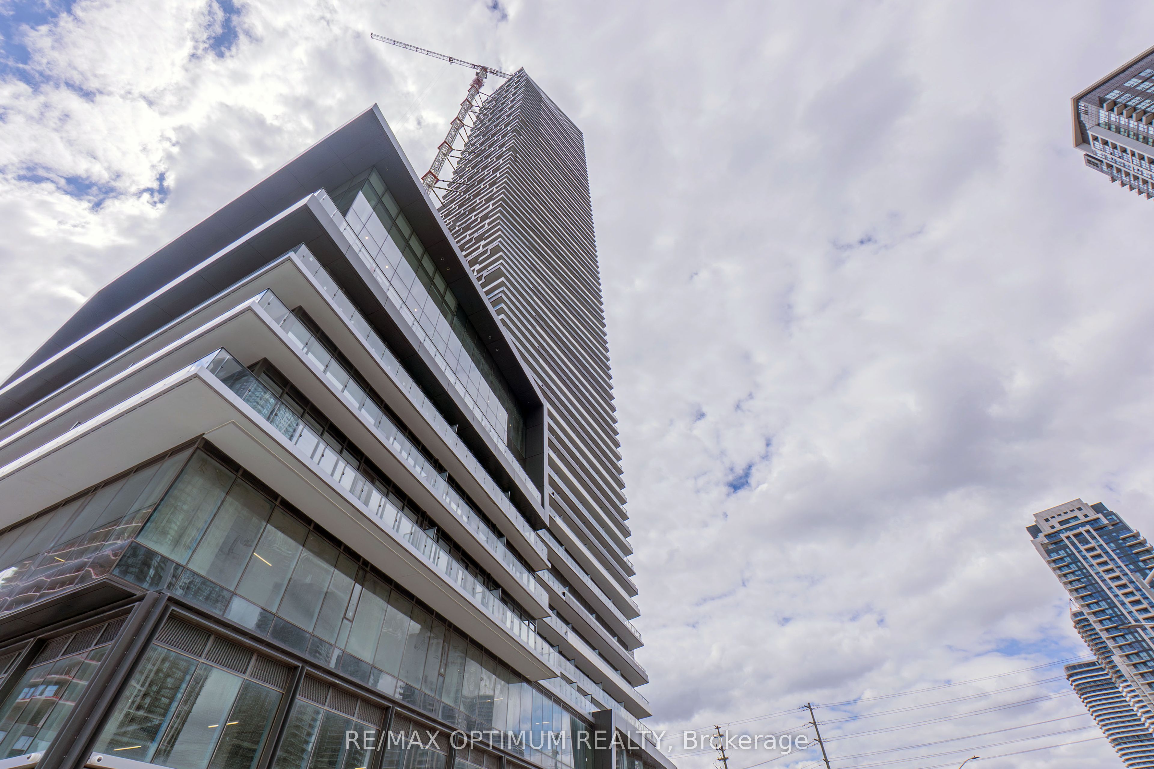 448 Burnhampthrope Road 6201, Mississauga, ON L5B 0R4