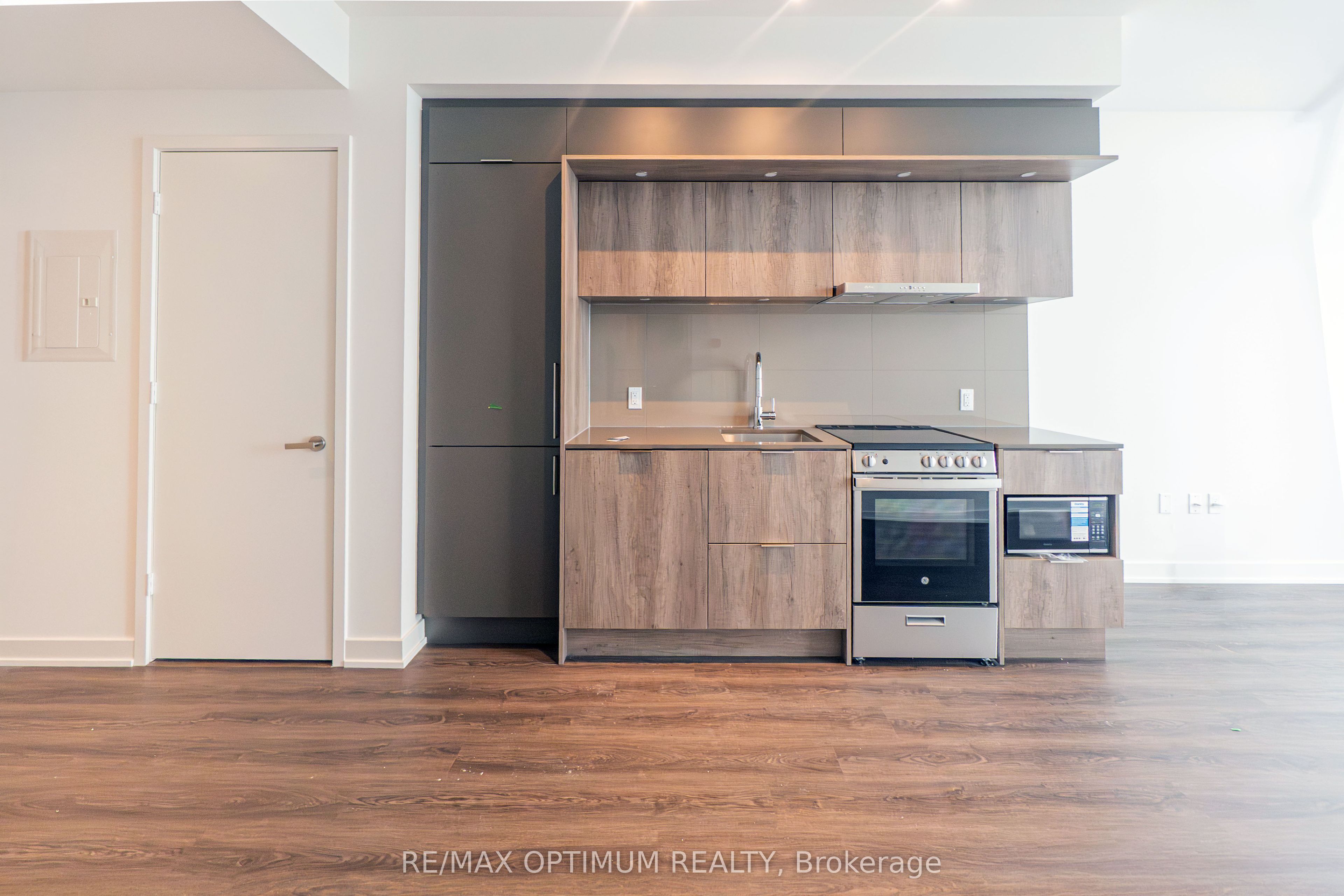 448 Burnhampthrope Road 6201, Mississauga, ON L5B 0R4 photo 4
