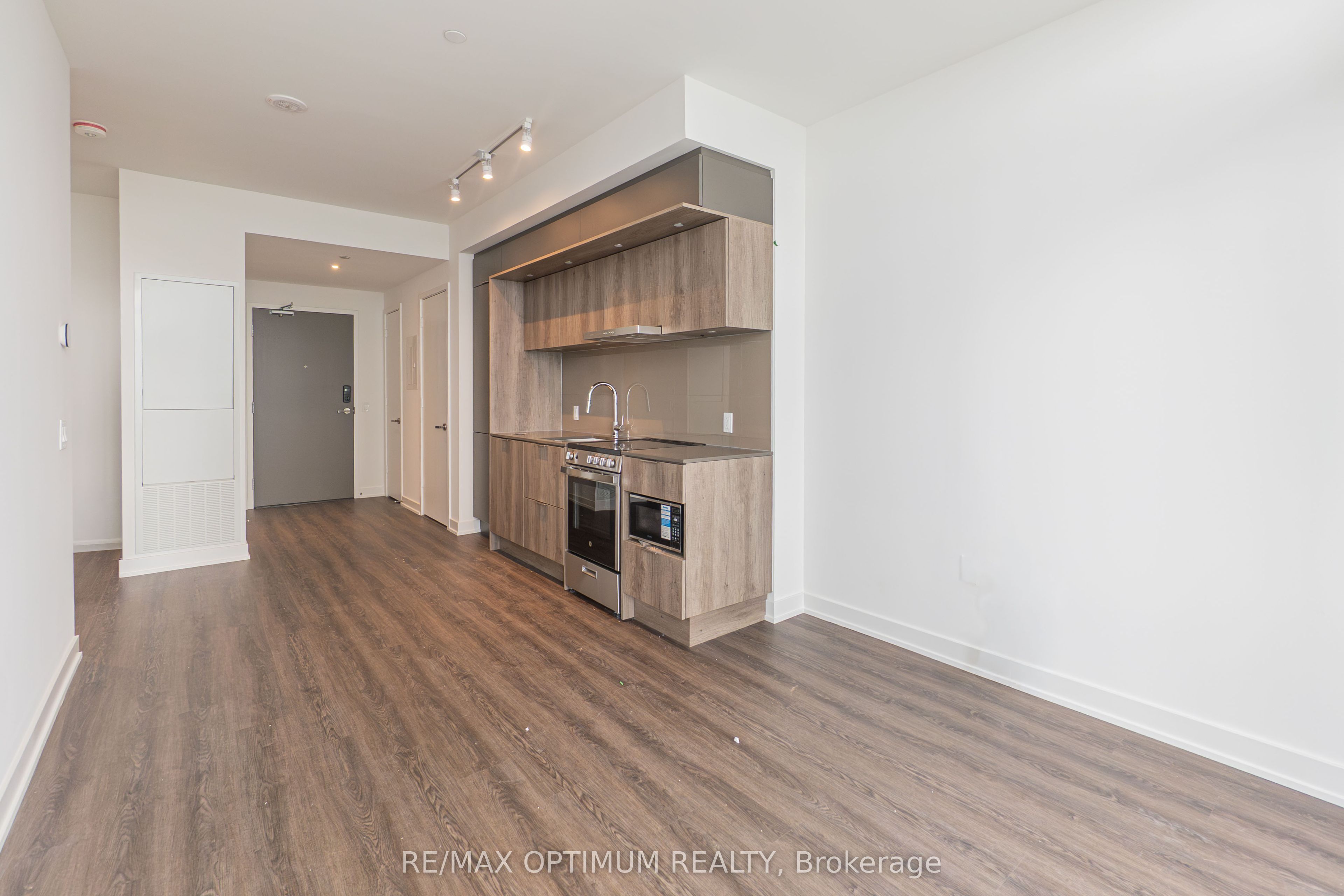 448 Burnhampthrope Road 6201, Mississauga, ON L5B 0R4 photo 5