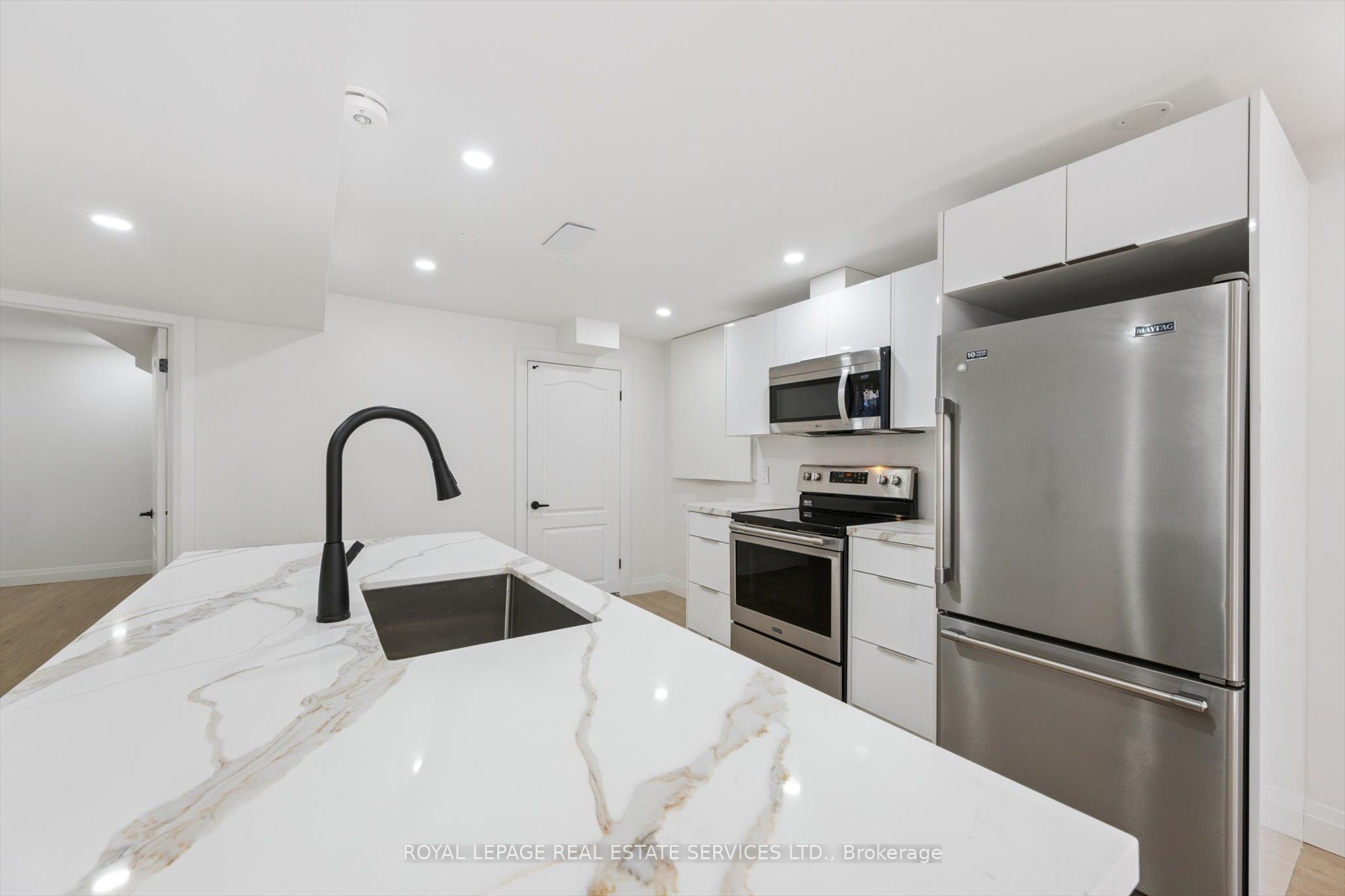 3872 Densbury Drive Bsmt Apt, Mississauga, ON L5N 6Y9